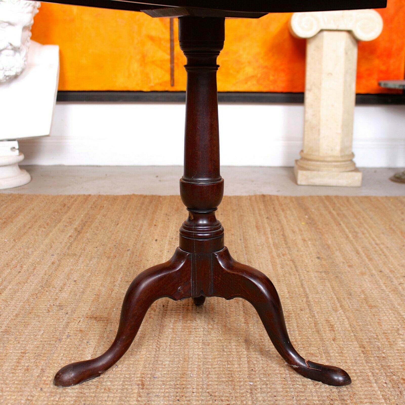 English Georgian Tripod Lamp Table Mahogany Folding Tilt Top Side Table For Sale 4