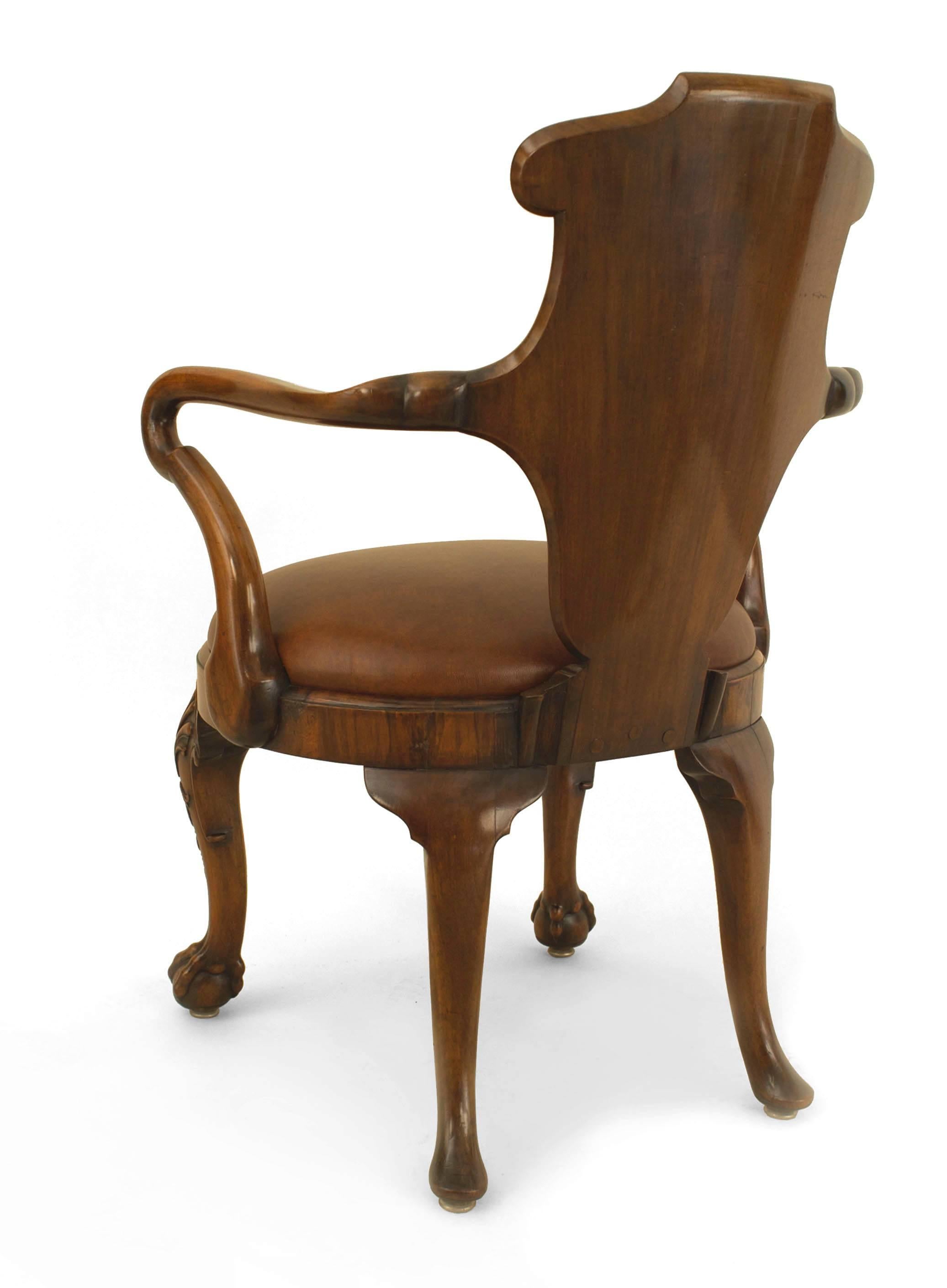 Fauteuil anglais géorgien en noyer à dossier à cuillères Bon état - En vente à Queens, NY