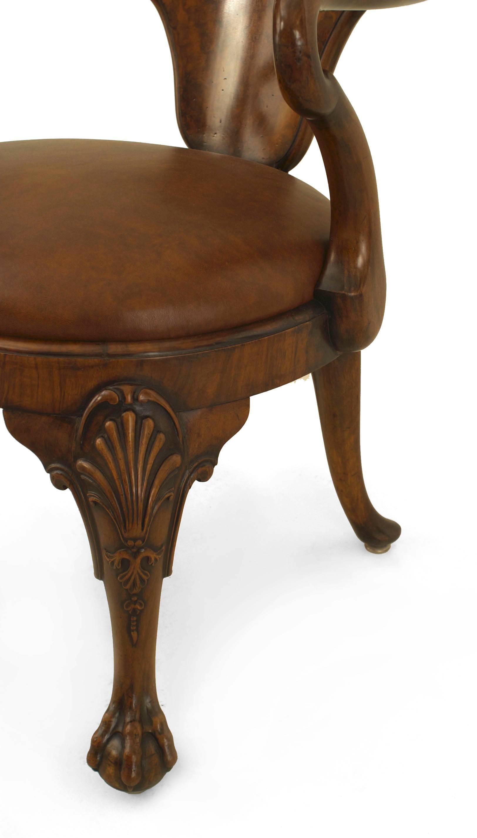 XVIIIe siècle Fauteuil anglais géorgien en noyer à dossier à cuillères en vente