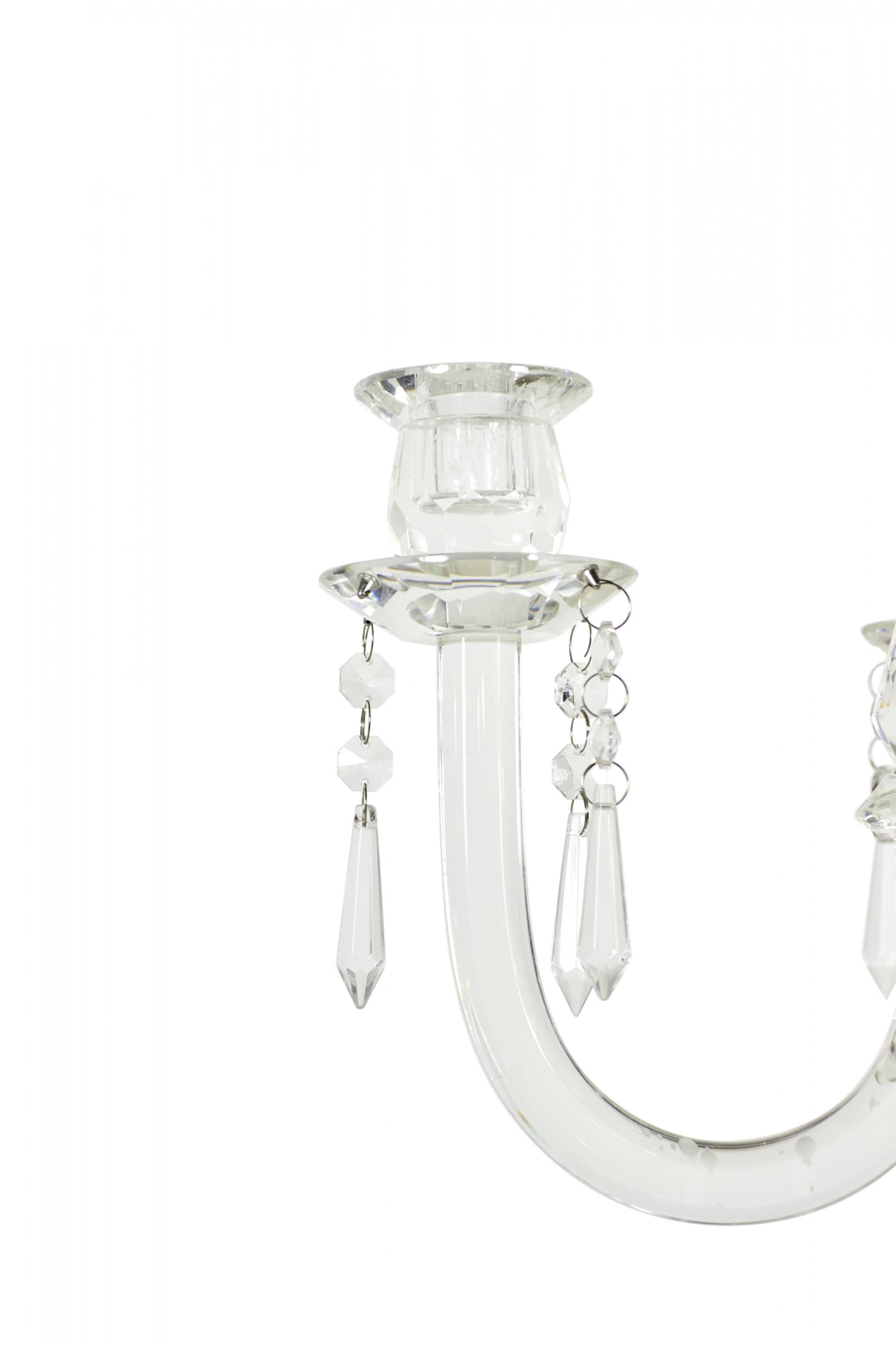 Chandelier à 5 bras en cristal de style Waterford (20e siècle), de style géorgien anglais, avec un design à facettes.