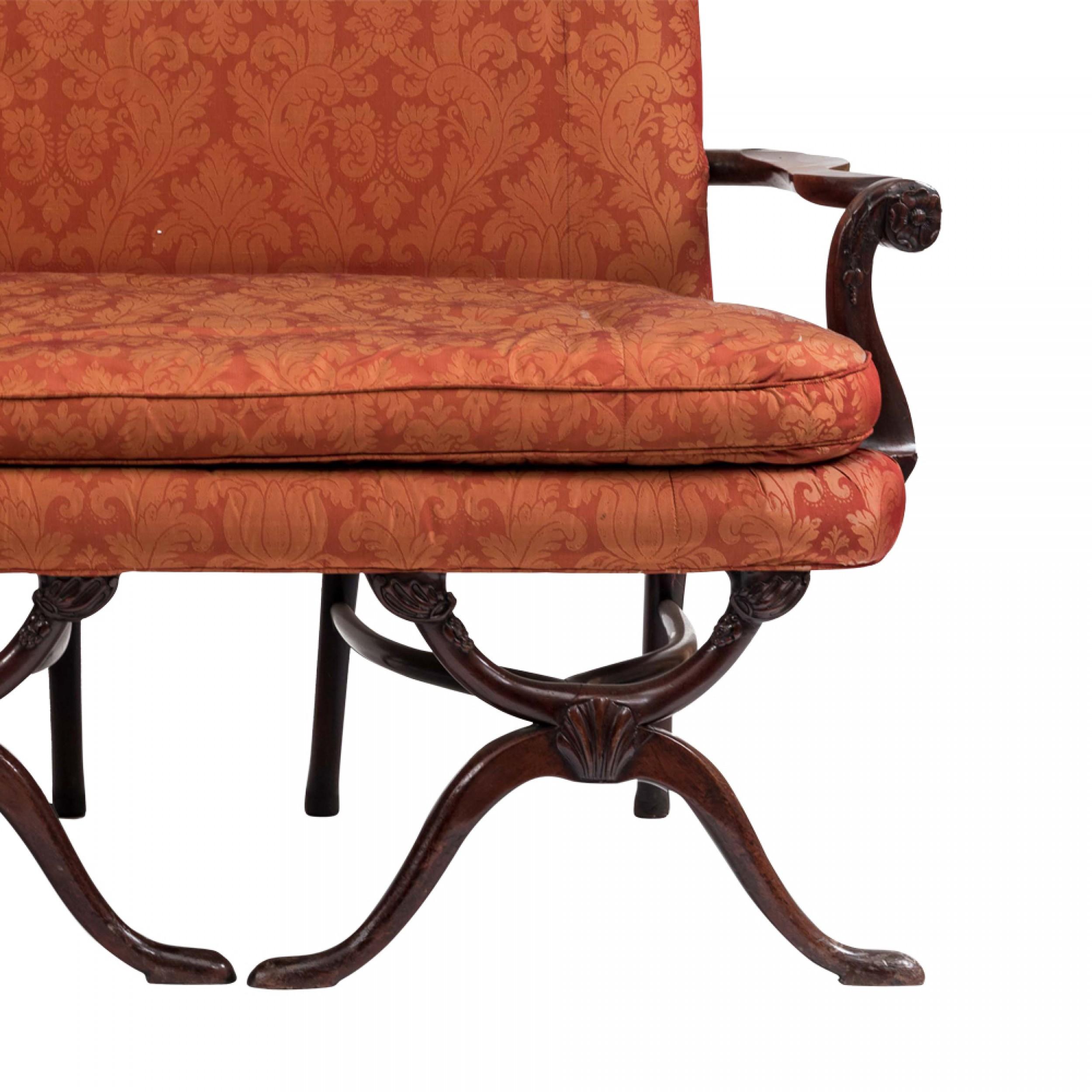 English Georgian Wishbone Pink Settee In condizioni buone in vendita a Queens, NY