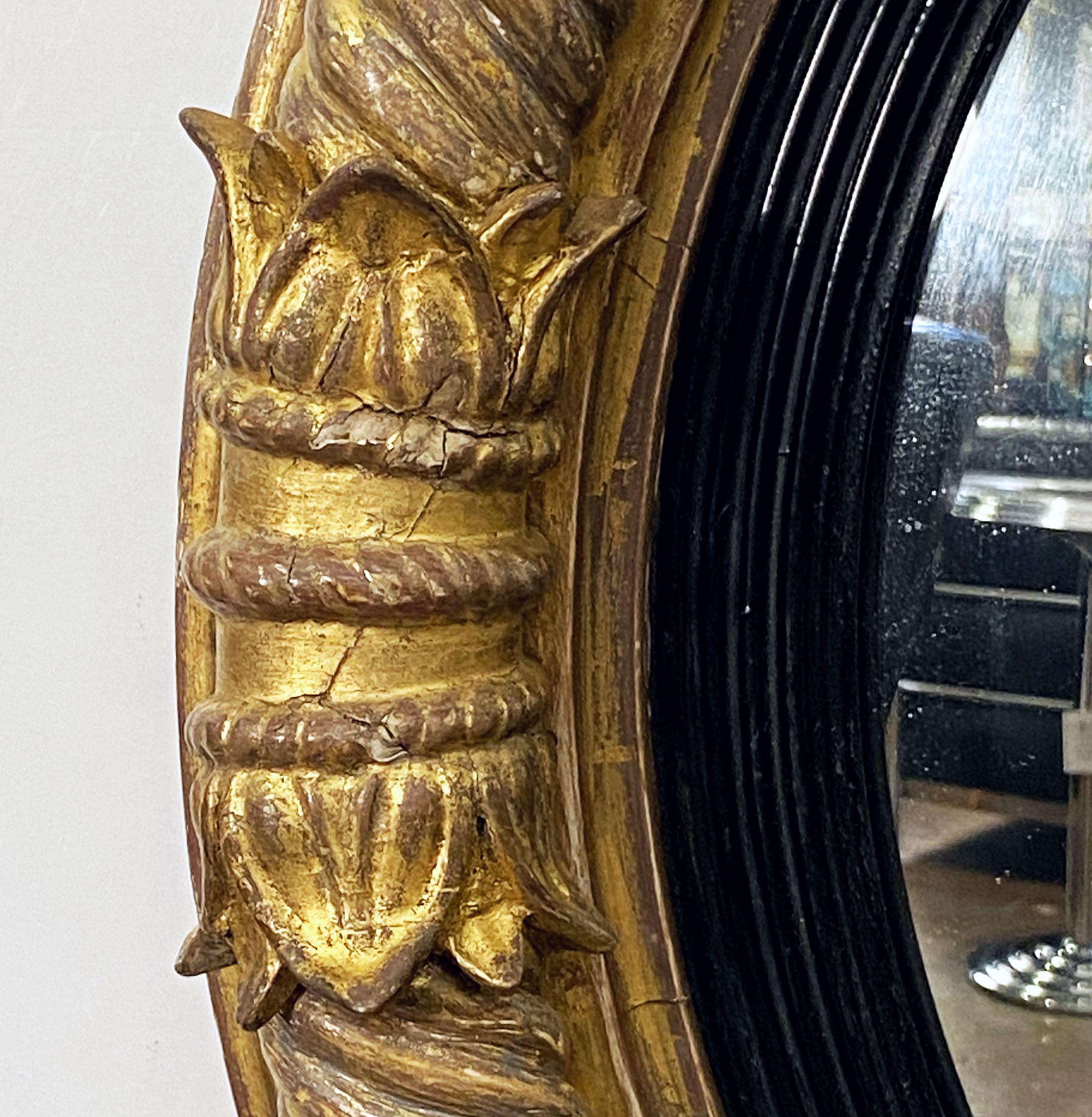 Miroir anglais convexe doré et ébène de l'époque Régence en vente 8