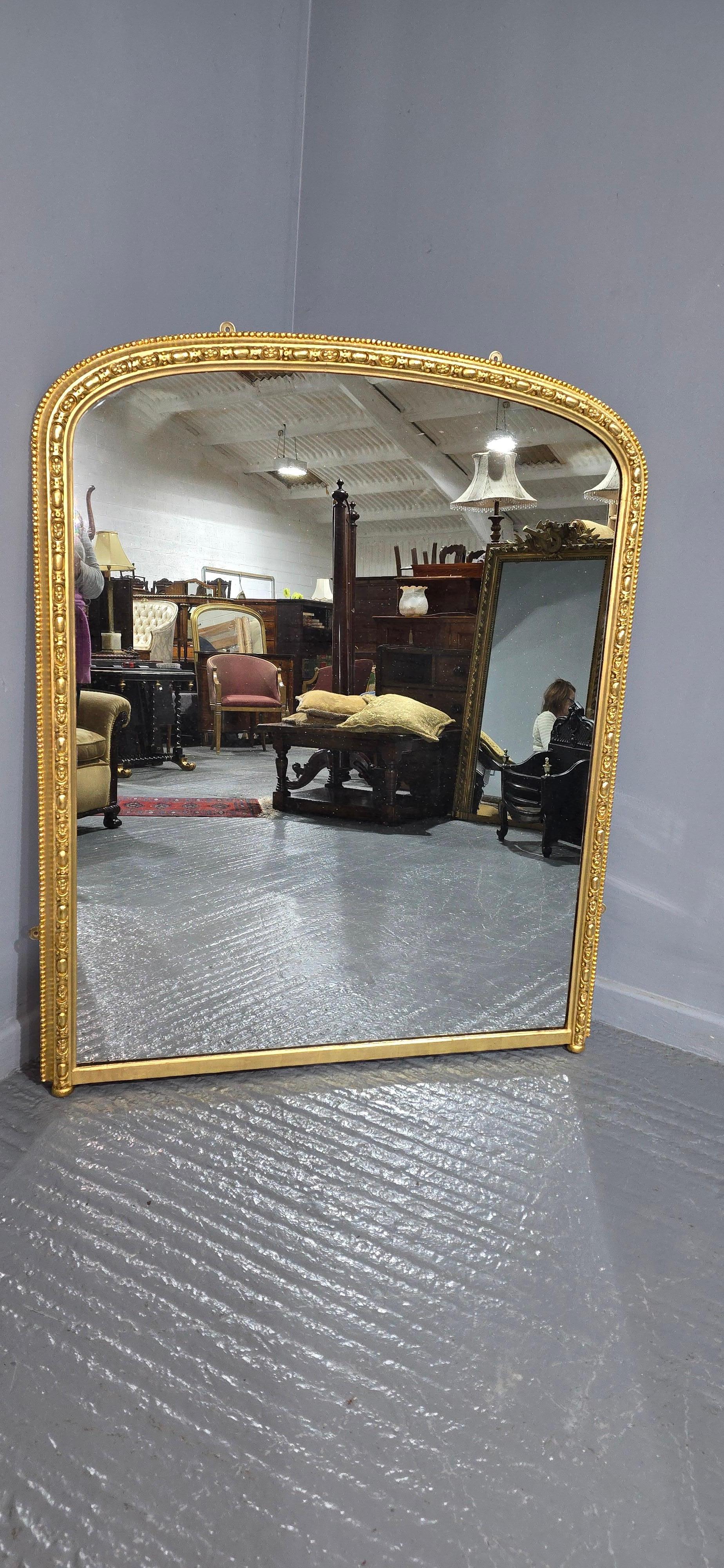 XIXe siècle Miroir à trumeau à dessus arqué, doré, anglais en vente