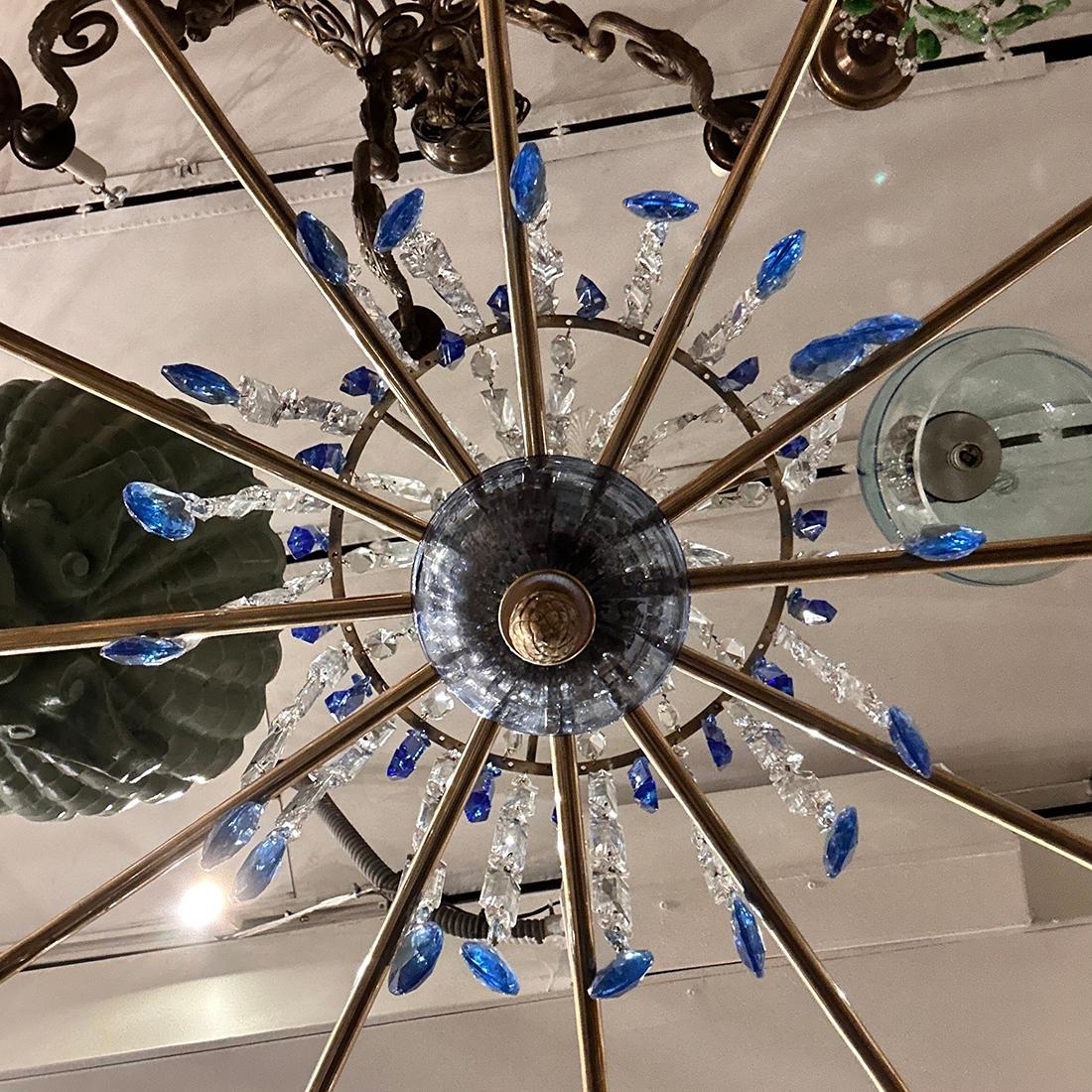 English Gilt Chandelier with Blue Crystals In Good Condition For Sale In New York, NY