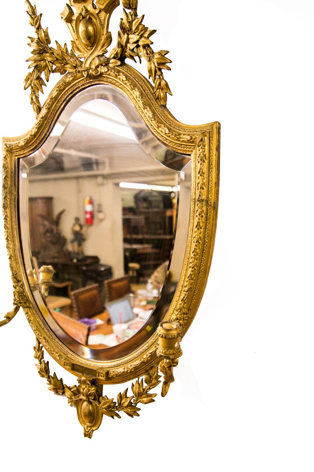 Début du XIXe siècle Miroir Girandole anglais doré en vente