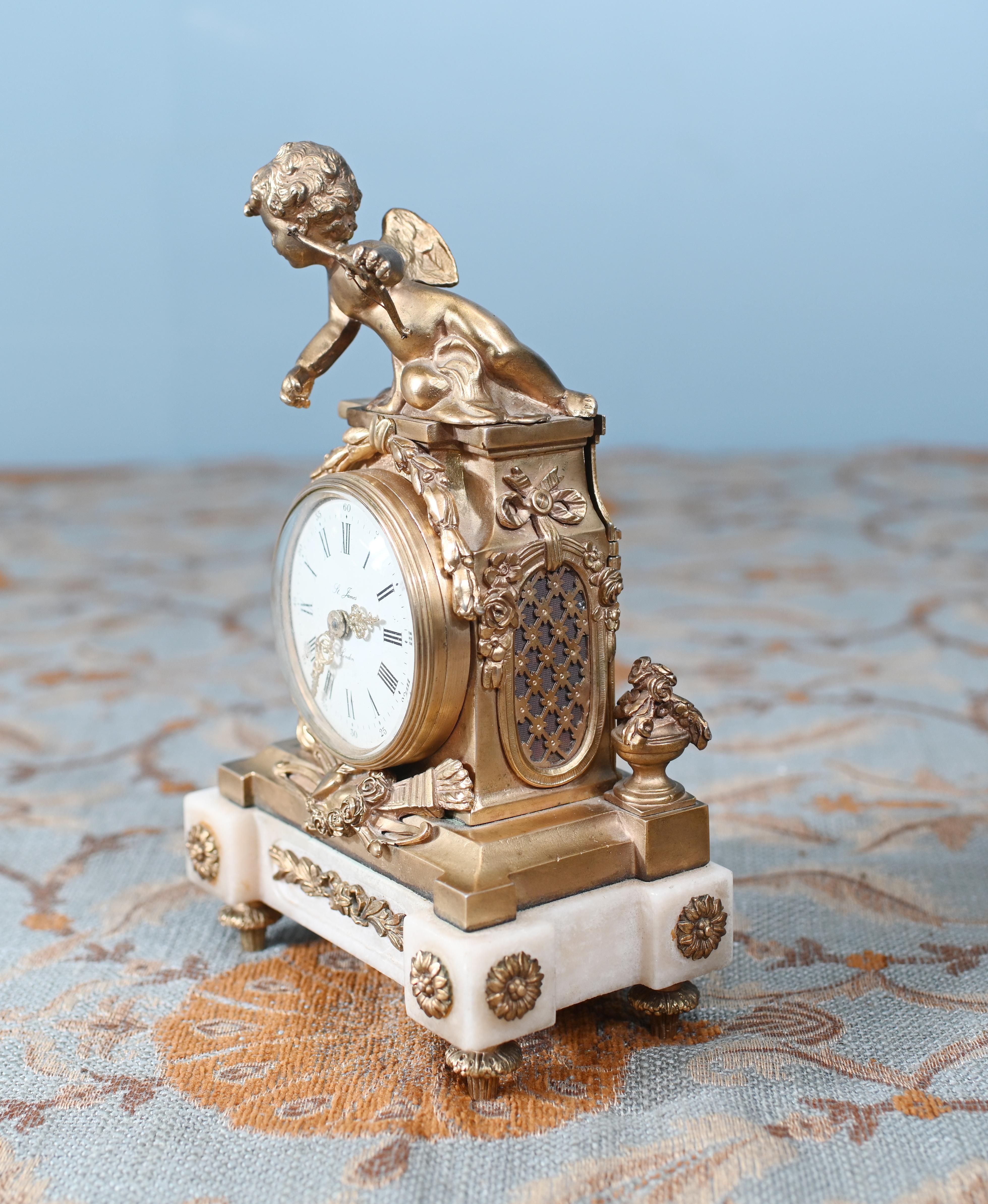 Reloj de repisa dorado inglés Cherub St. James Londres 1880 en venta 7