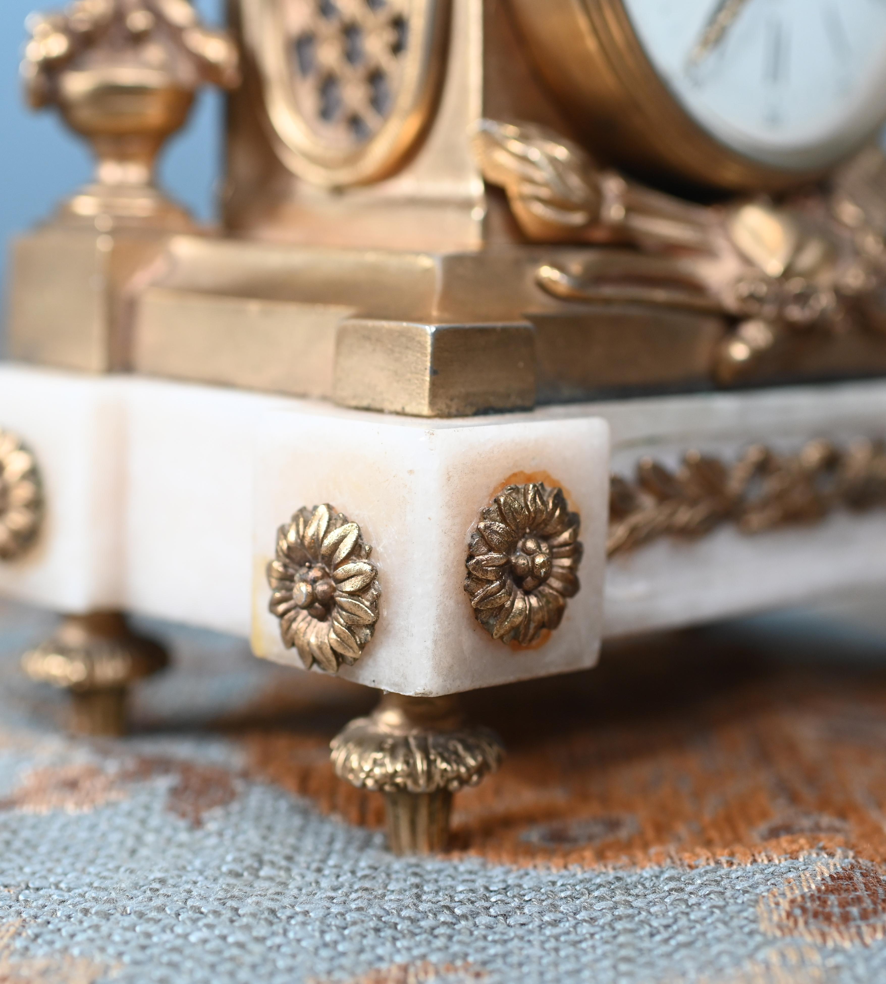 Reloj de repisa dorado inglés Cherub St. James Londres 1880 en venta 10