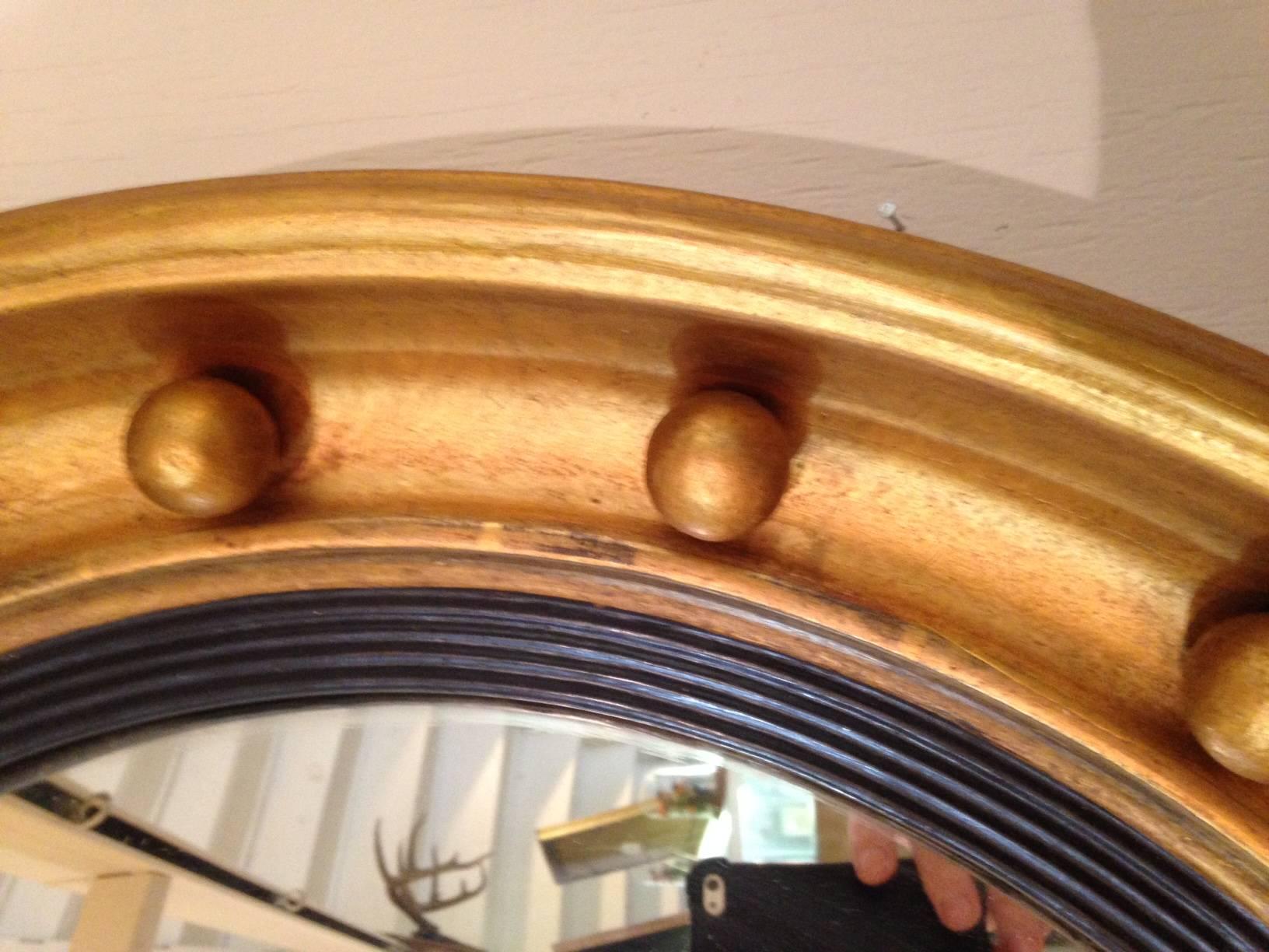 English Giltwood Bullseye Mirror, 1820s In Excellent Condition In Lambertville, NJ