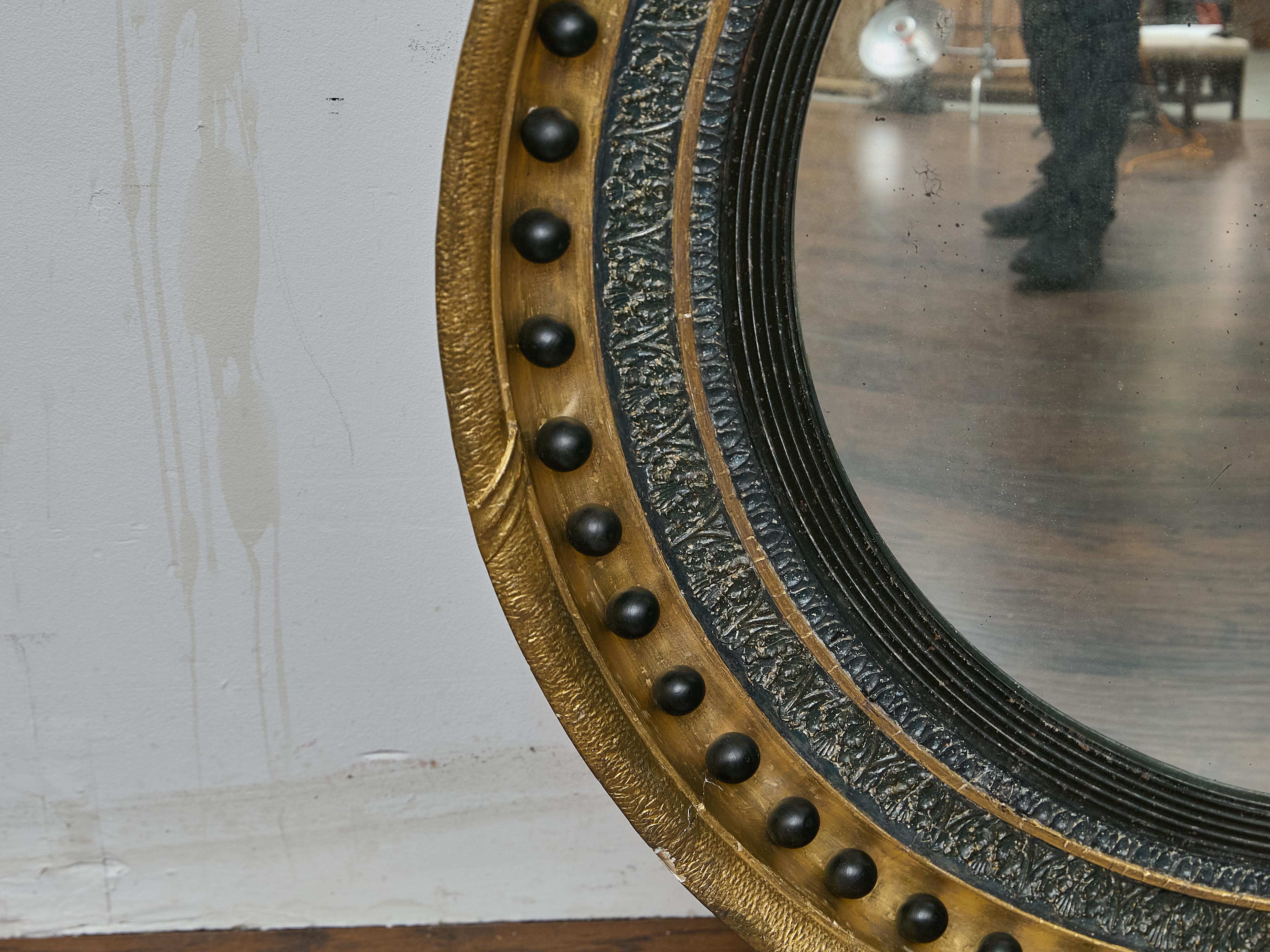 Englischer konvexer Spiegel aus Giltwood mit ebonisierten Bossen, 19. im Angebot 4