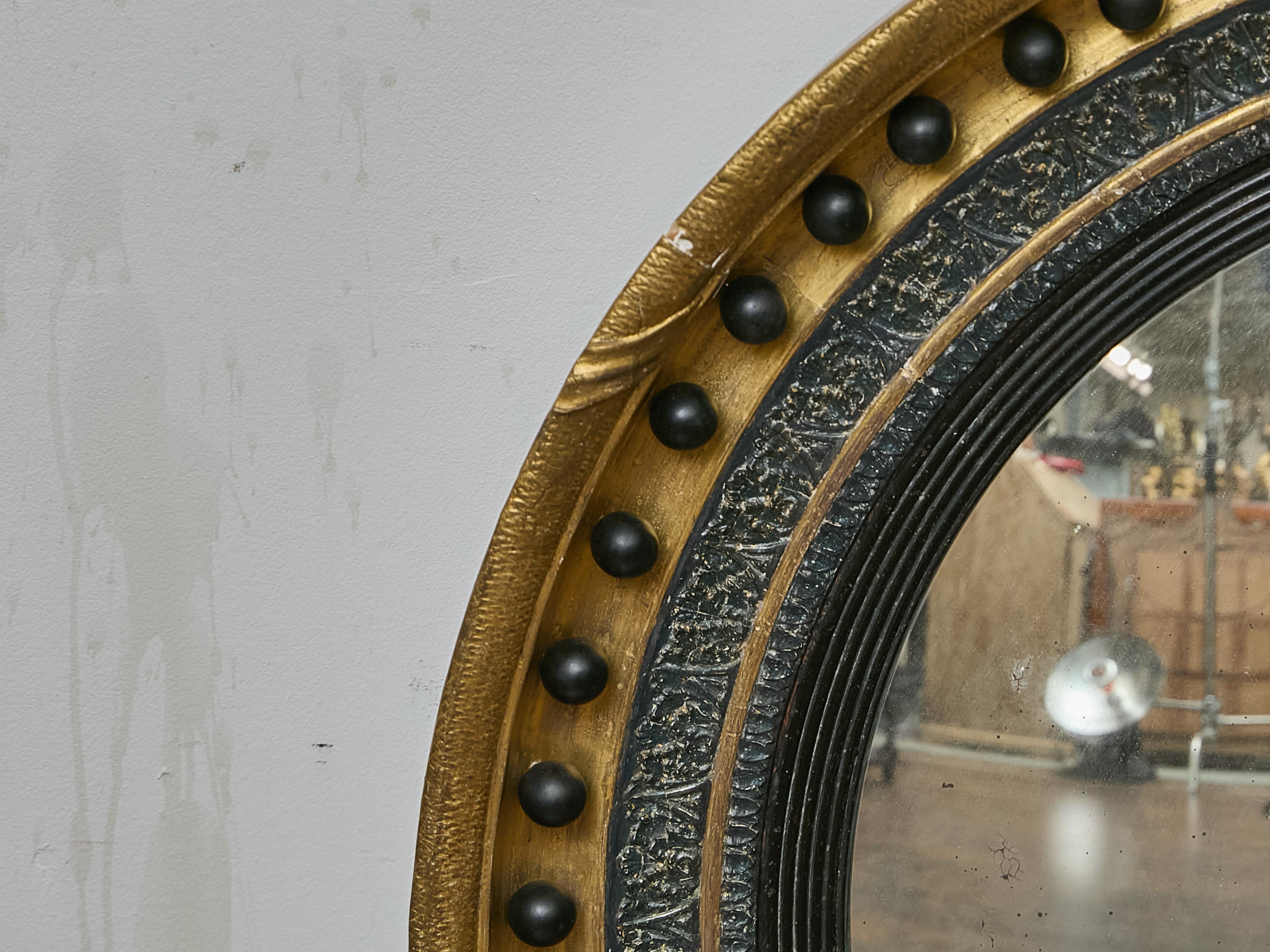 Englischer konvexer Spiegel aus Giltwood mit ebonisierten Bossen, 19. im Angebot 2