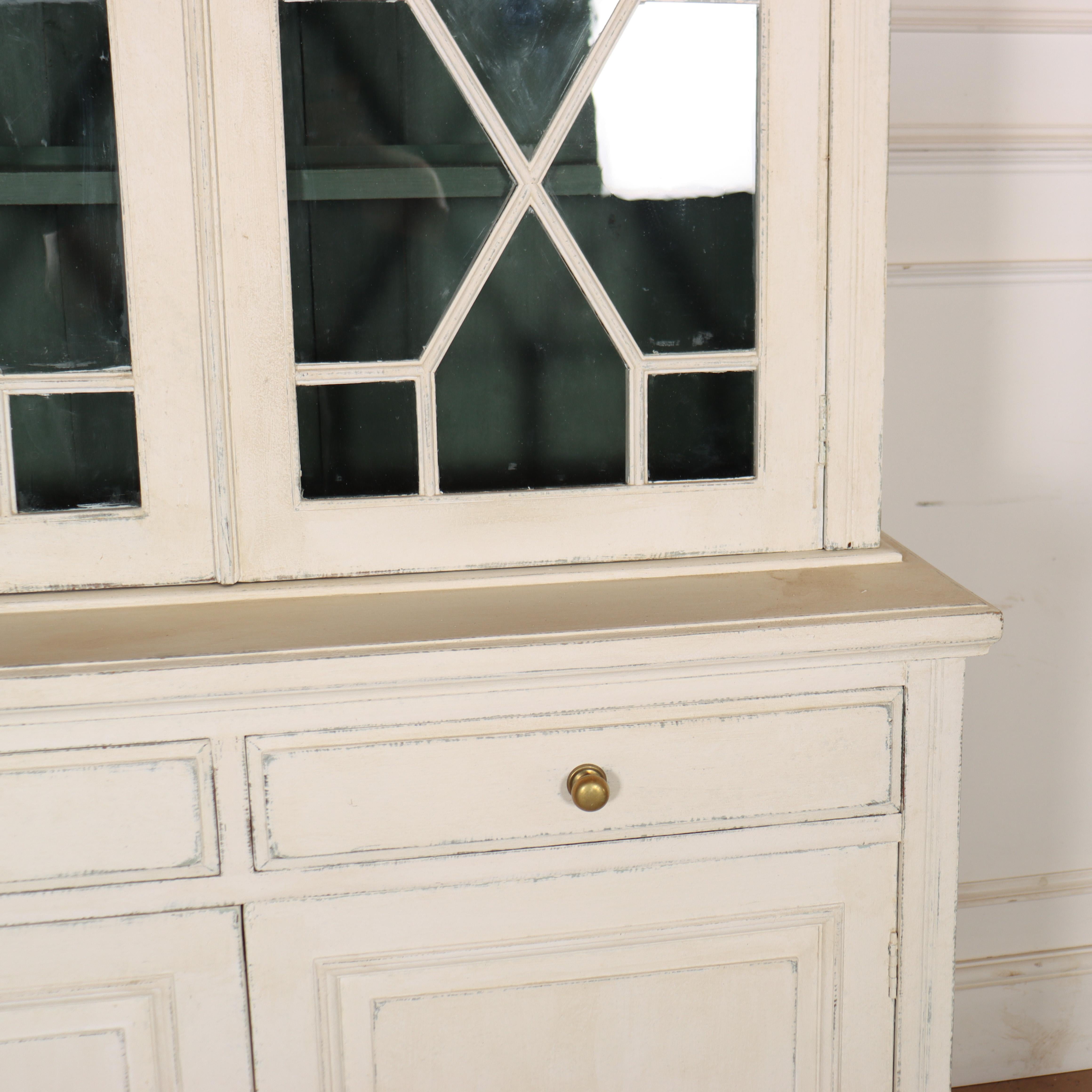 English Glazed Cabinet In Good Condition For Sale In Leamington Spa, Warwickshire