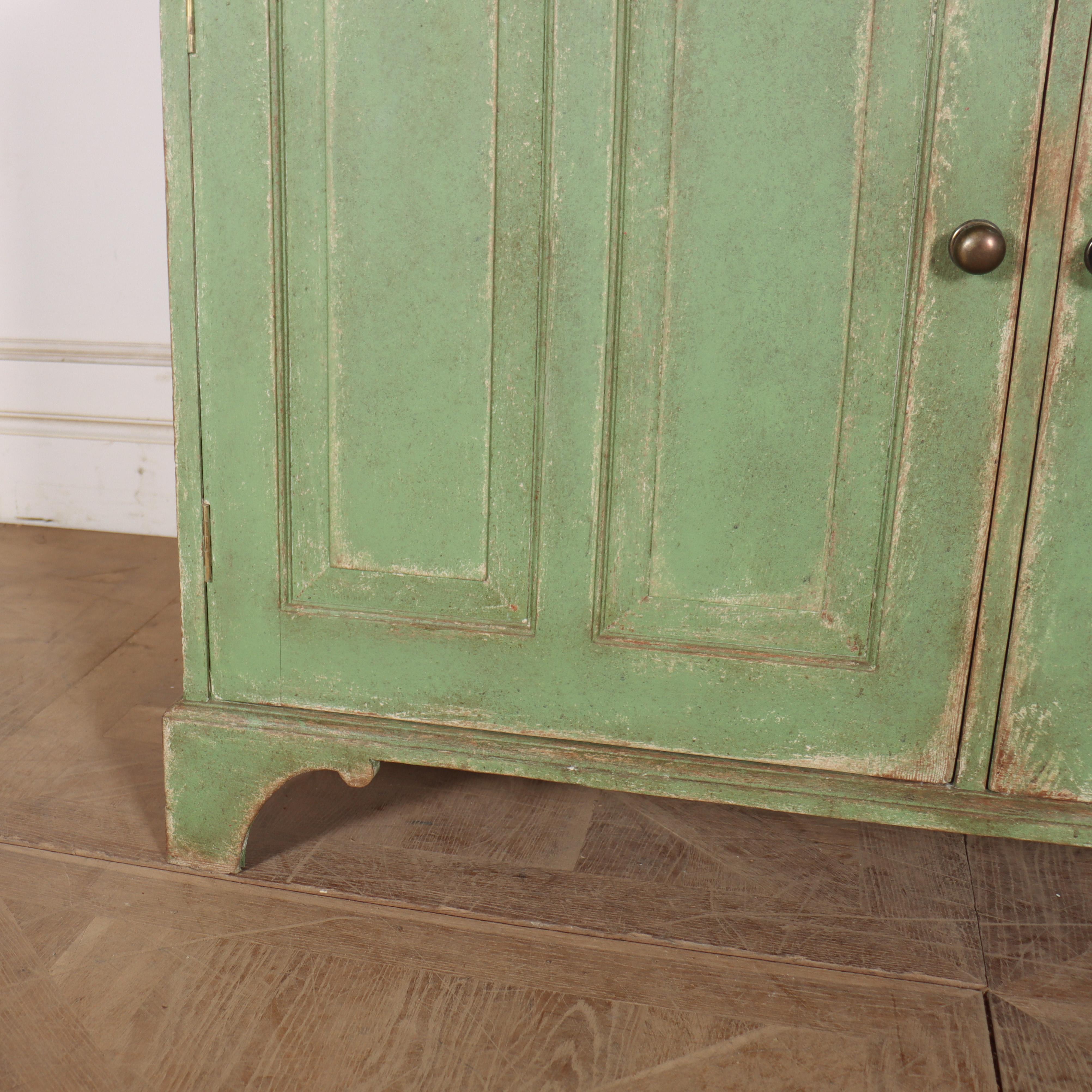English Glazed Kitchen Dresser In Good Condition For Sale In Leamington Spa, Warwickshire