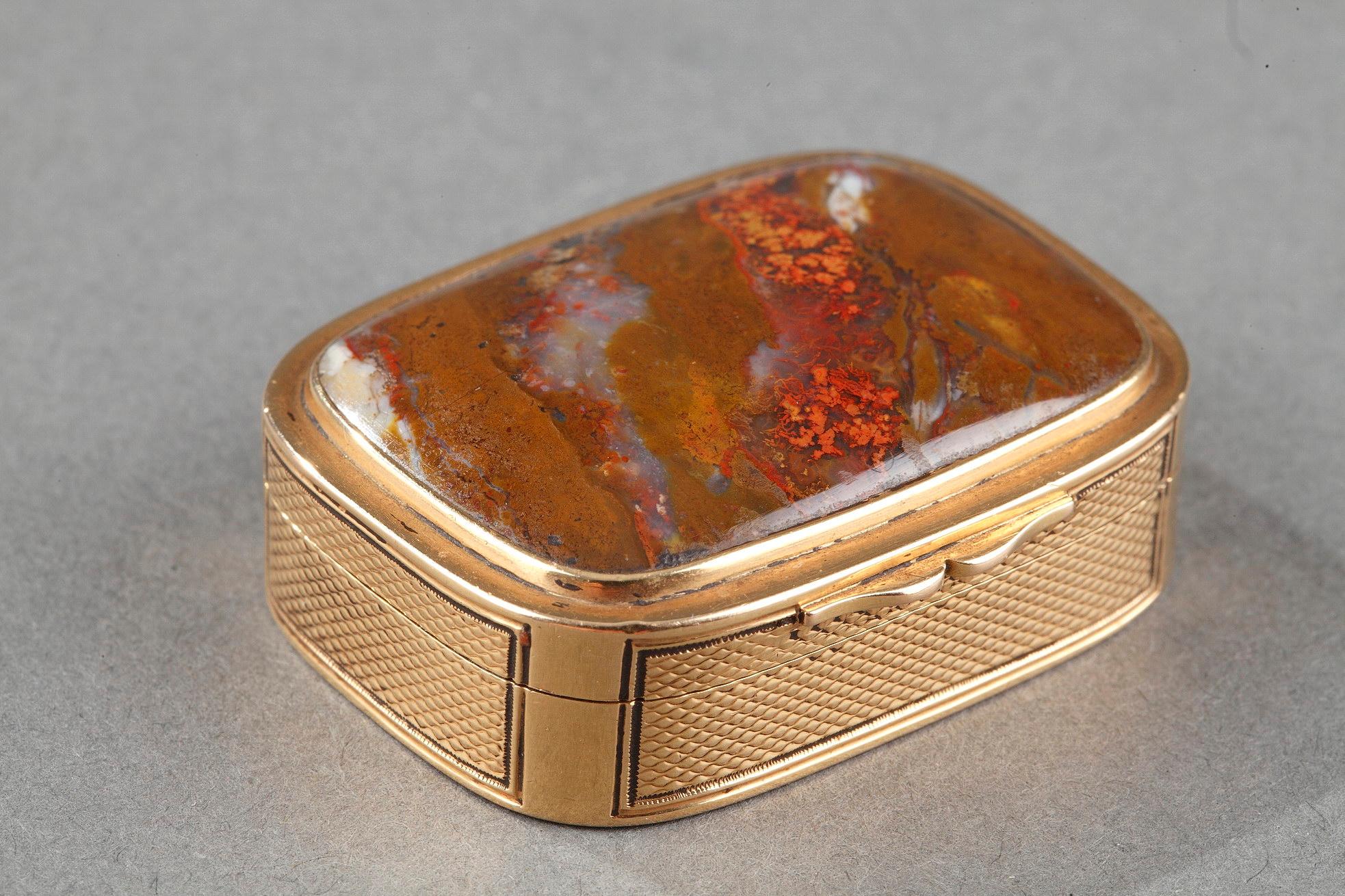 English Gold and Agate Pills Box Early 19th Century In Good Condition In Paris, FR