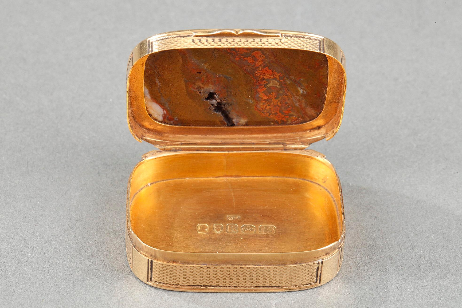 English Gold and Agate Pills Box Early 19th Century 3