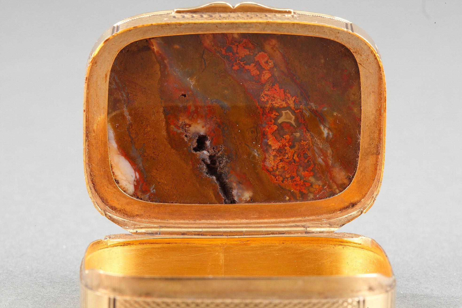 English Gold and Agate Pills Box Early 19th Century 4