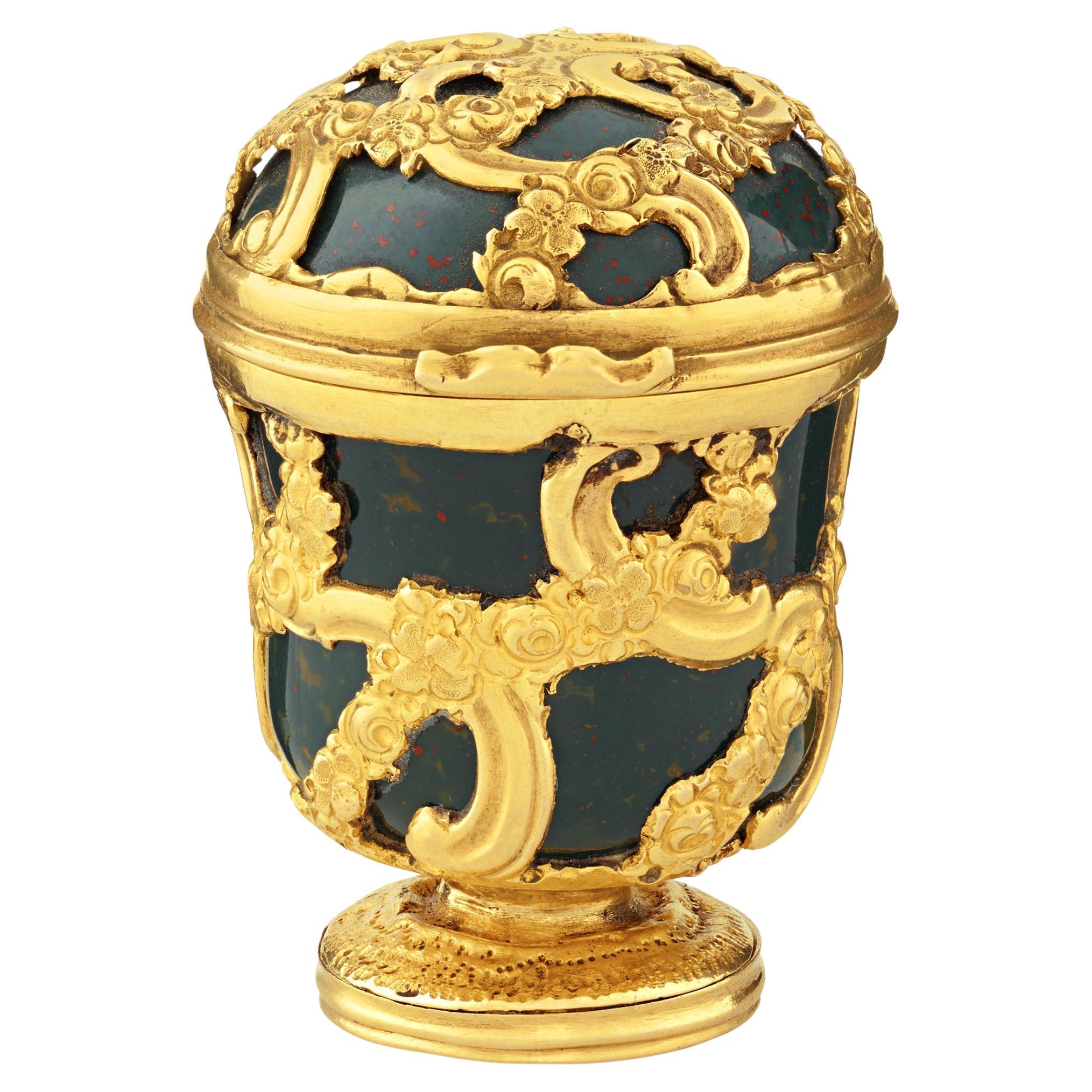 English Gold And Hardstone Snuff Box For Sale