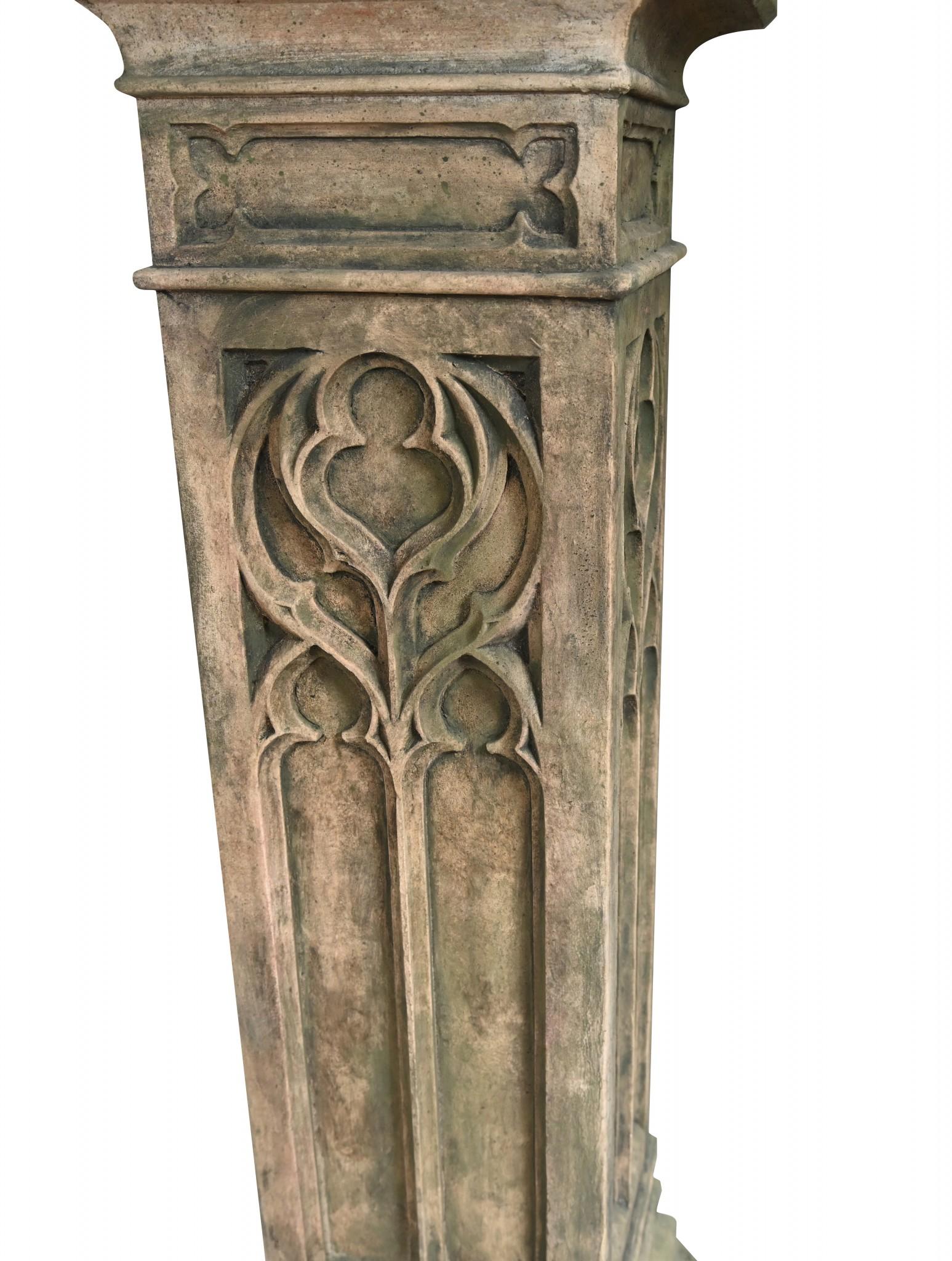 Tavolo da giardino con colonna a piedistallo in stile gotico inglese A. Stone In condizioni buone in vendita a Potters Bar, GB