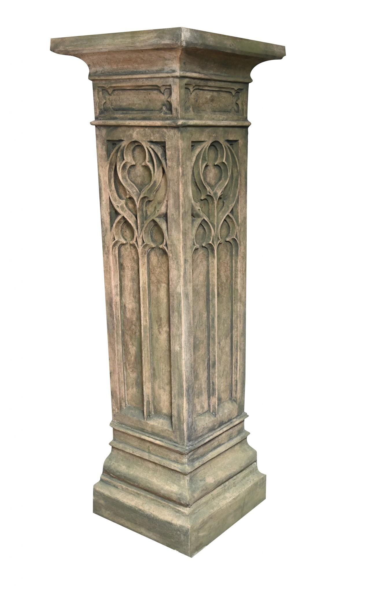 Tavolo da giardino con colonna a piedistallo in stile gotico inglese A. Stone in vendita 1