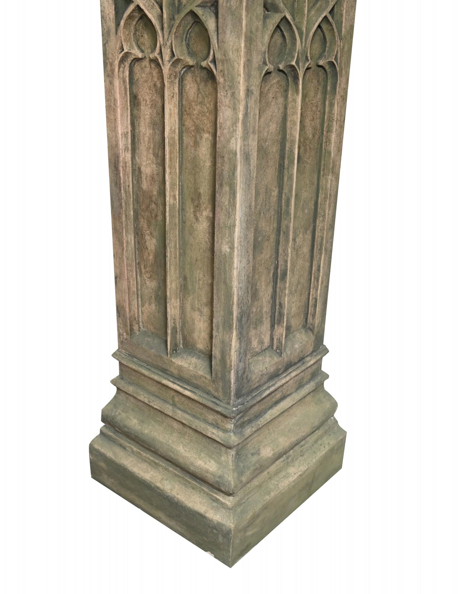 Tavolo da giardino con colonna a piedistallo in stile gotico inglese A. Stone in vendita 2
