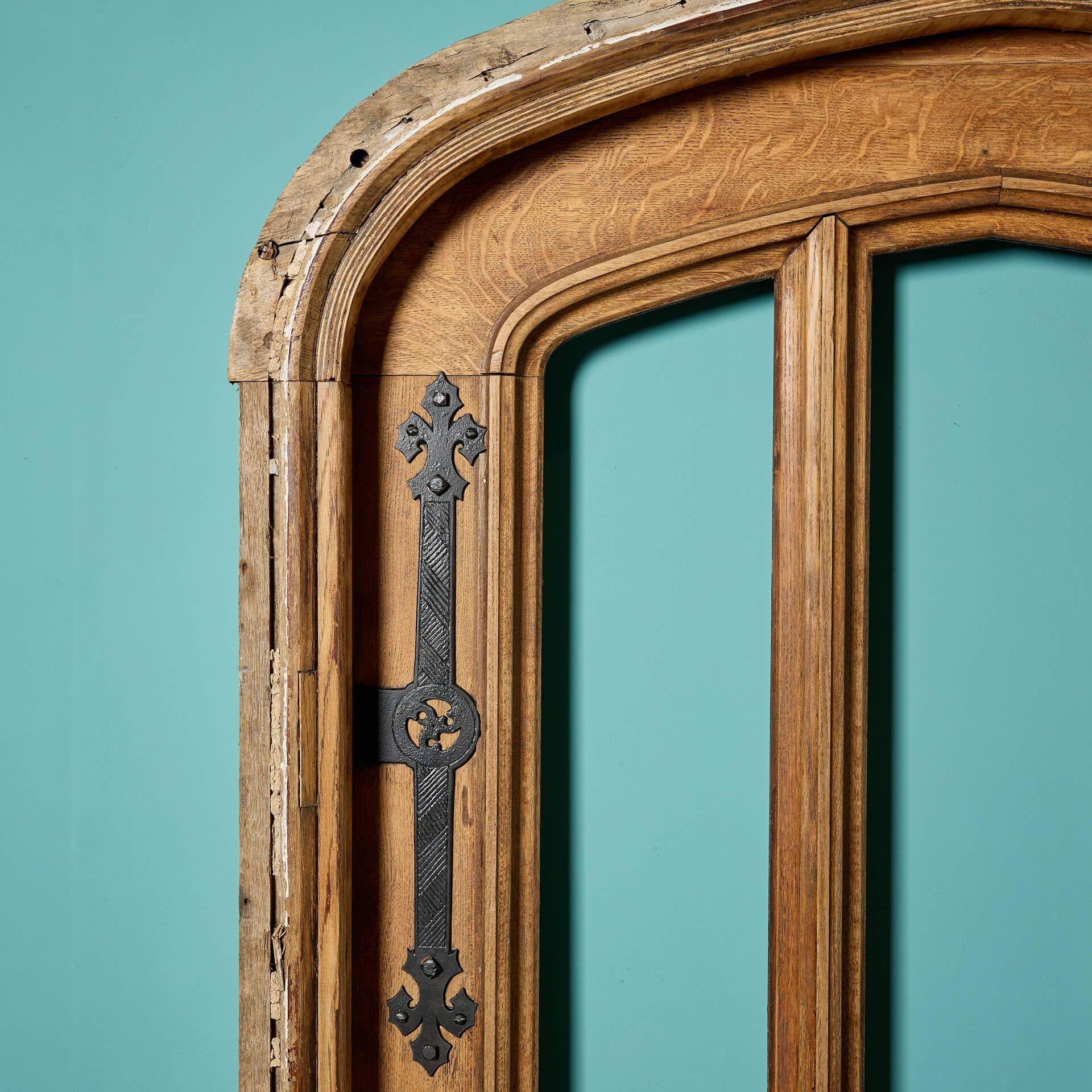 English Gothic Revival Oak Arched Exterior Door for Glazing In Fair Condition For Sale In Wormelow, Herefordshire