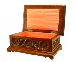 Cassetta delle lettere in stile gotico-rinascimentale inglese di Oak