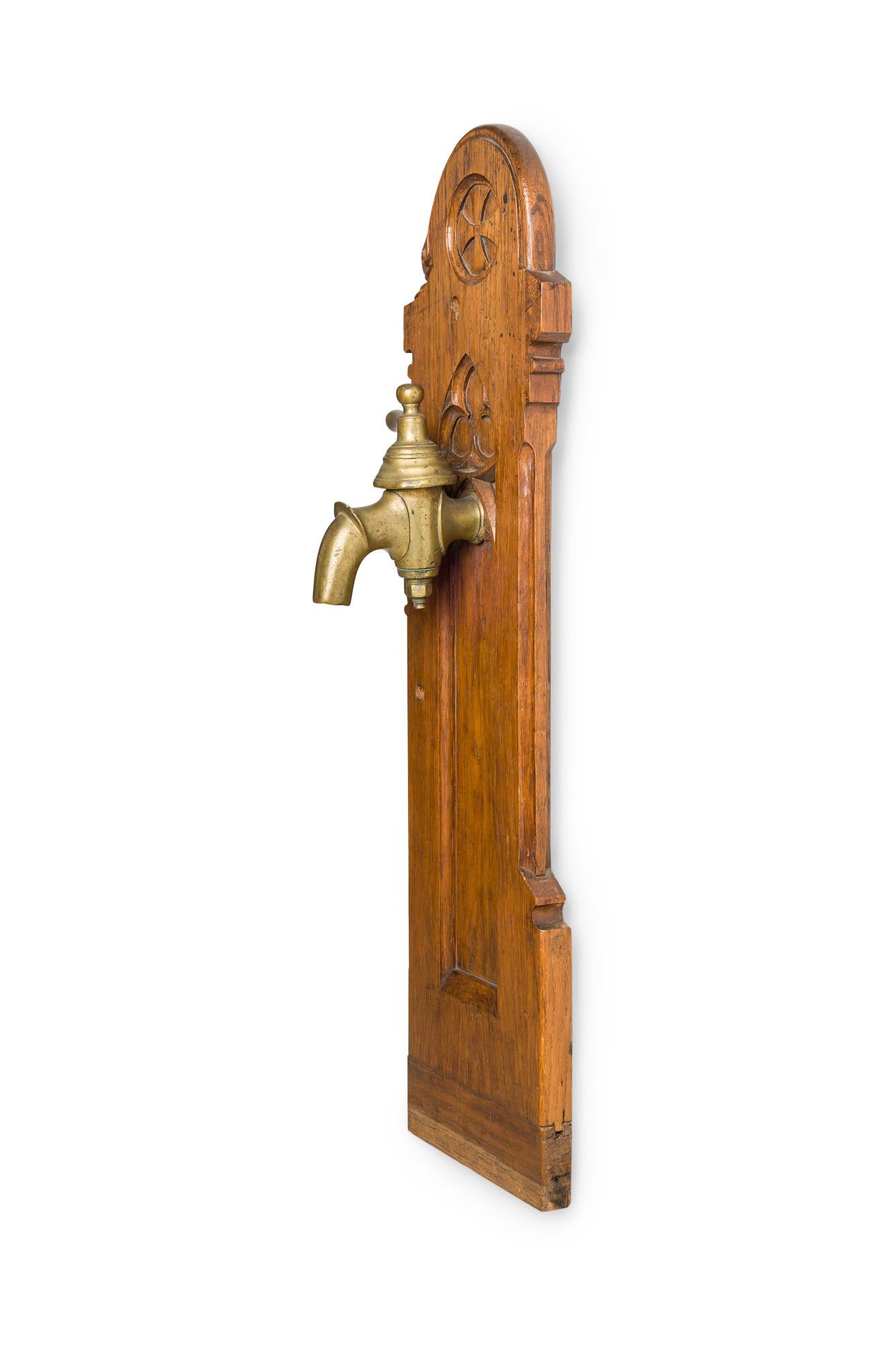 Englisch Gotik Stil Weihwasser Bronze Wasserhahn Eiche Wandtafeln im Angebot 5