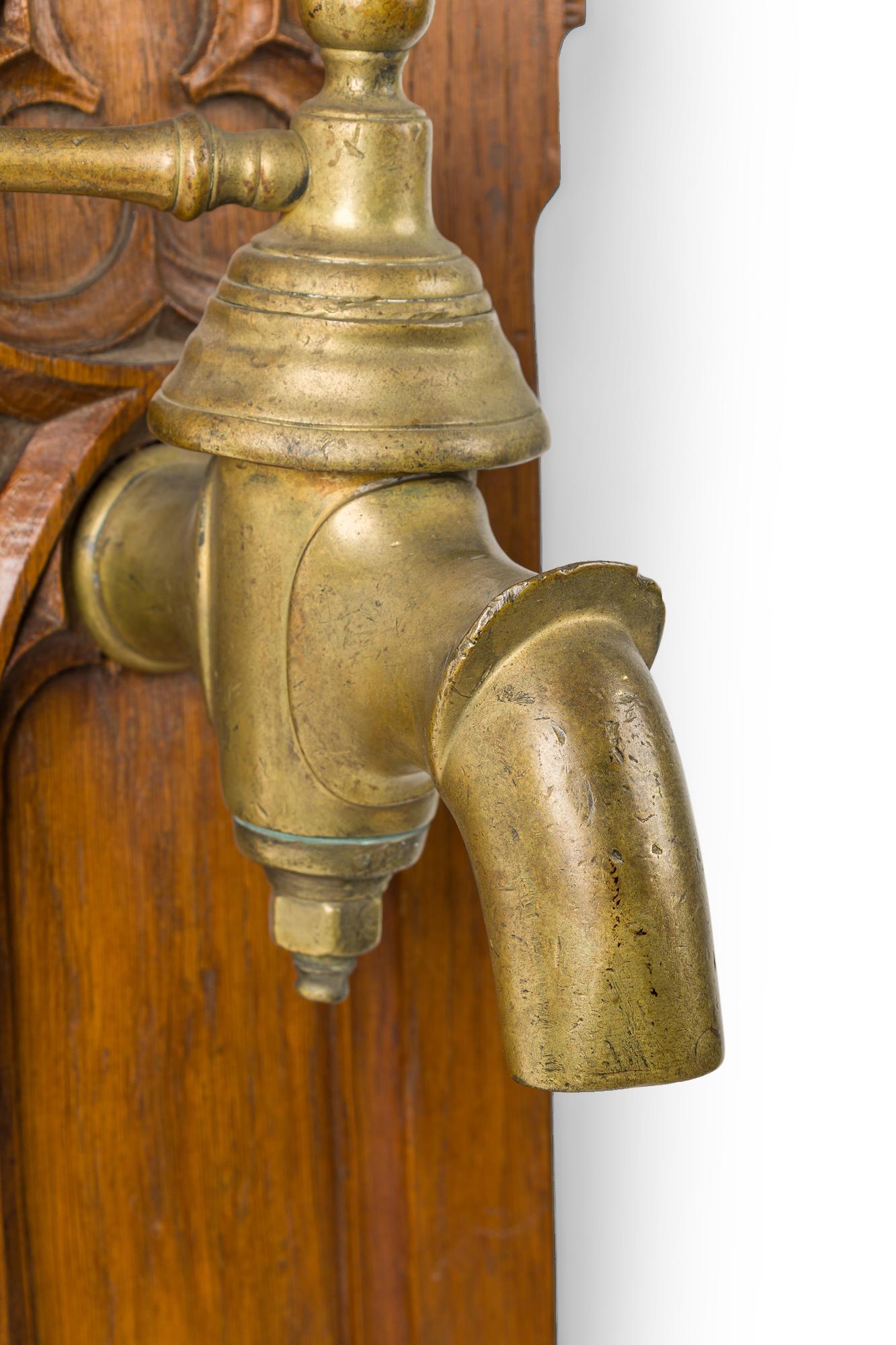 Englisch Gotik Stil Weihwasser Bronze Wasserhahn Eiche Wandtafeln im Angebot 7