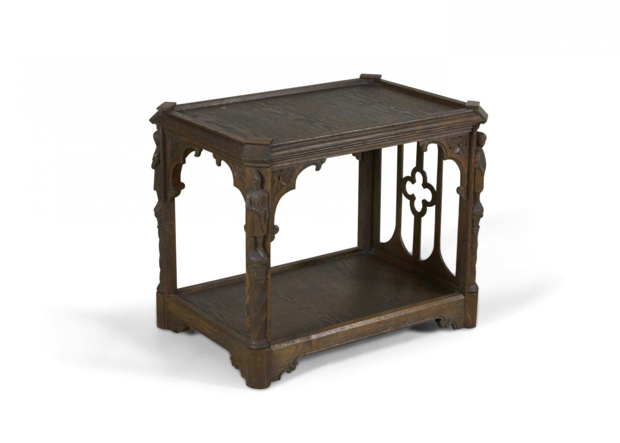 20th Century English Gothic Style Oak End Table For Sale