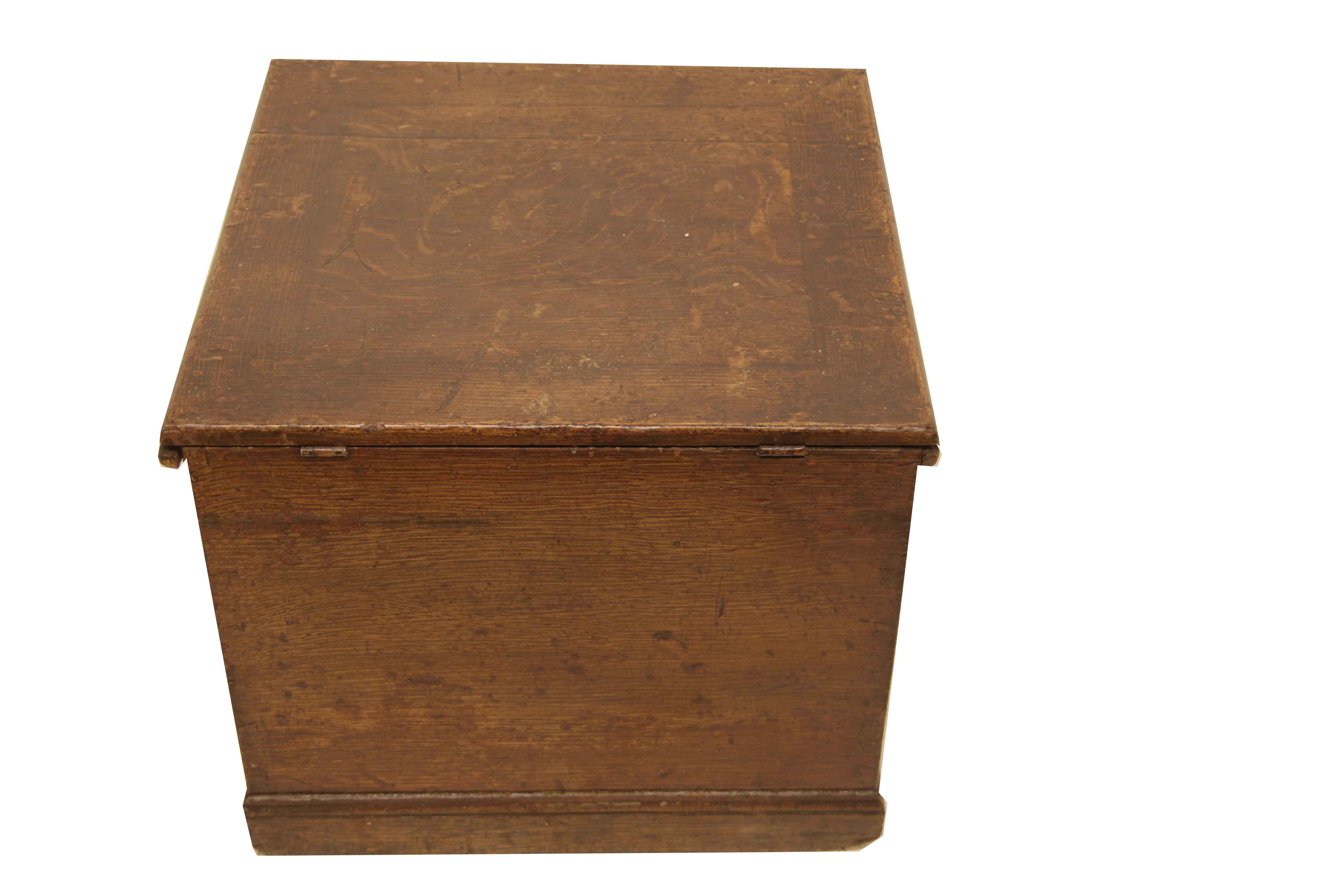 English Grain Painted Box For Sale 1