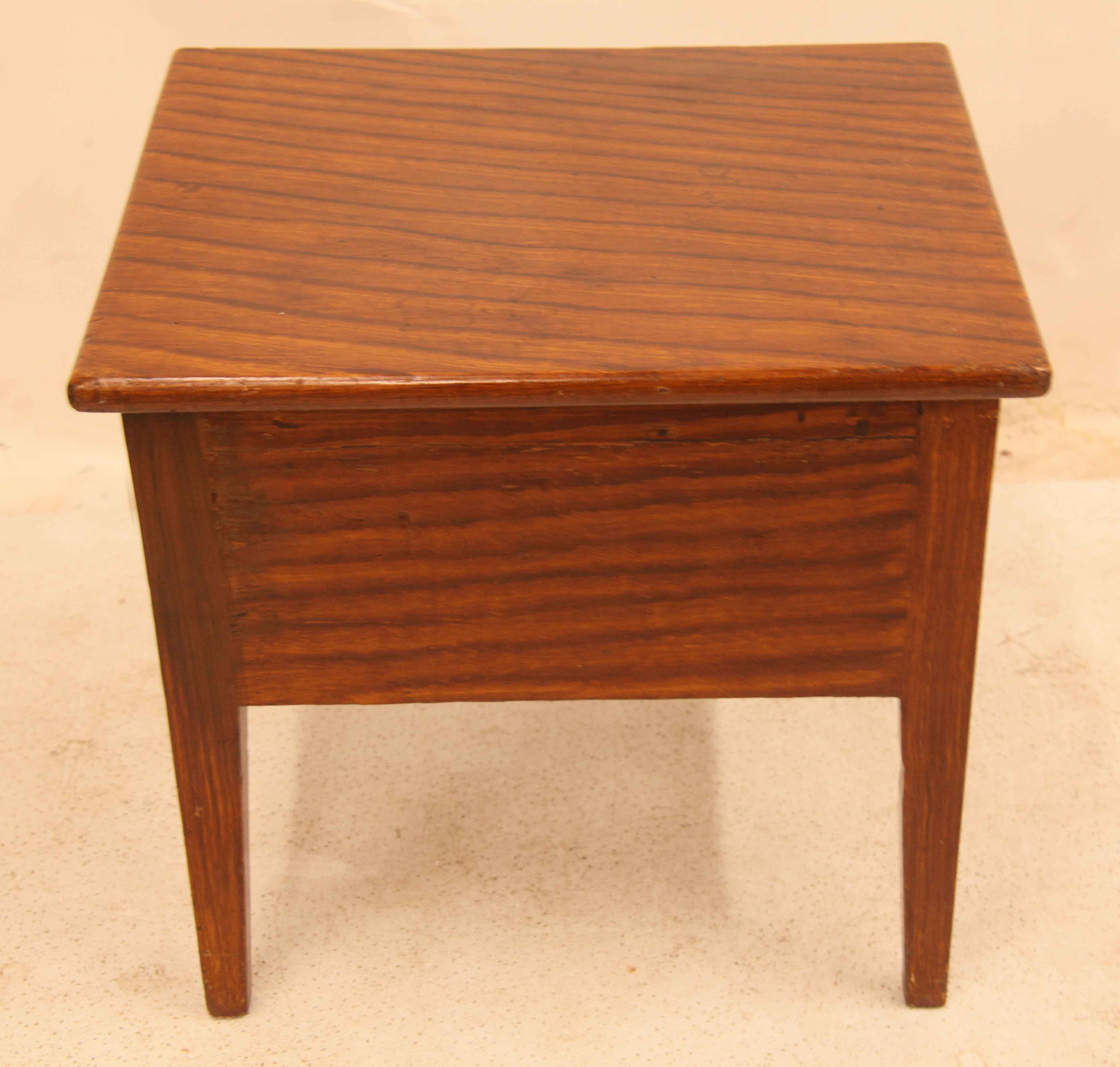 English Grain Painted End Table For Sale 1