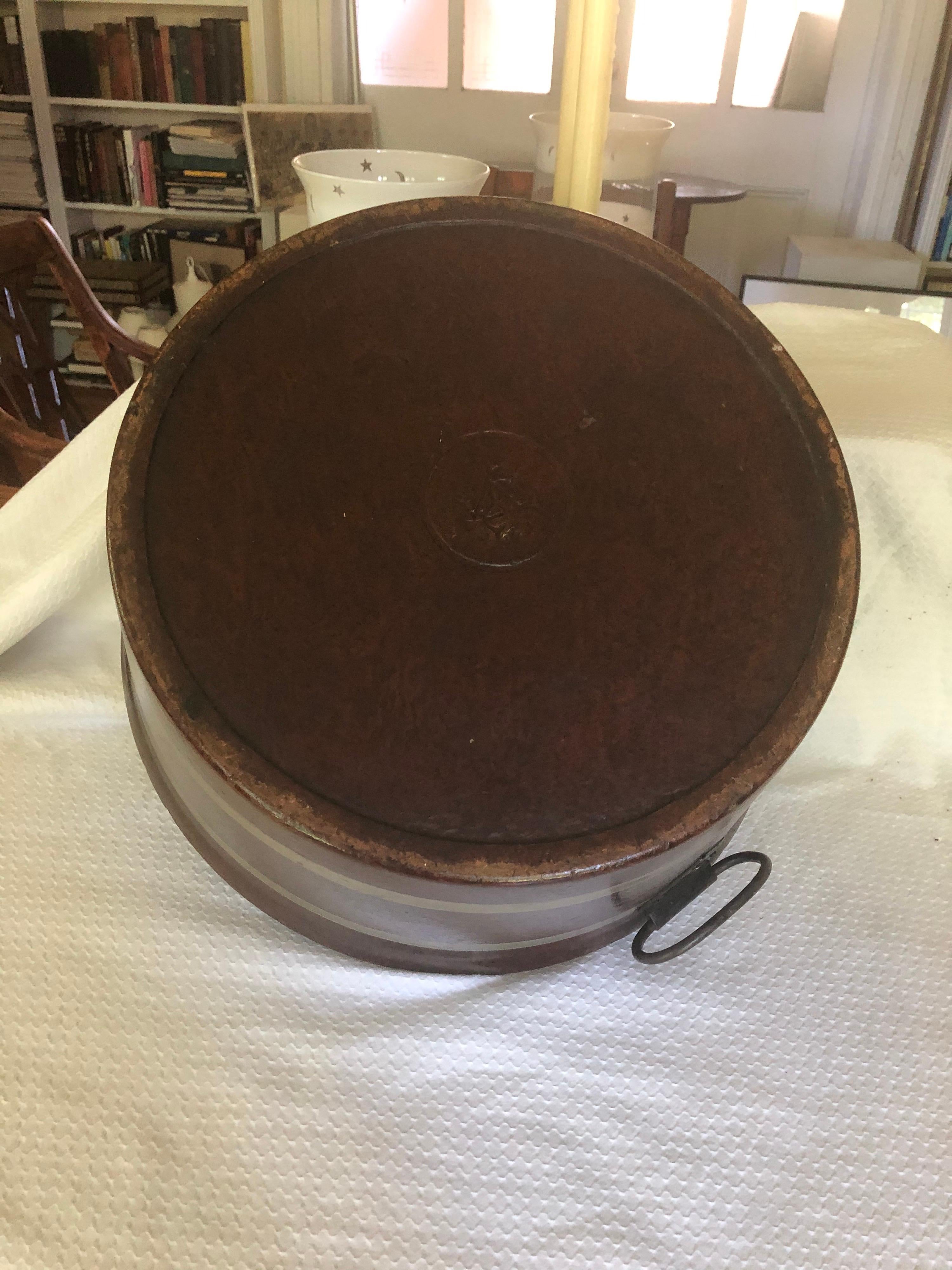 Papier Mâché English Grained Wood Tub In Good Condition For Sale In Hudson, NY