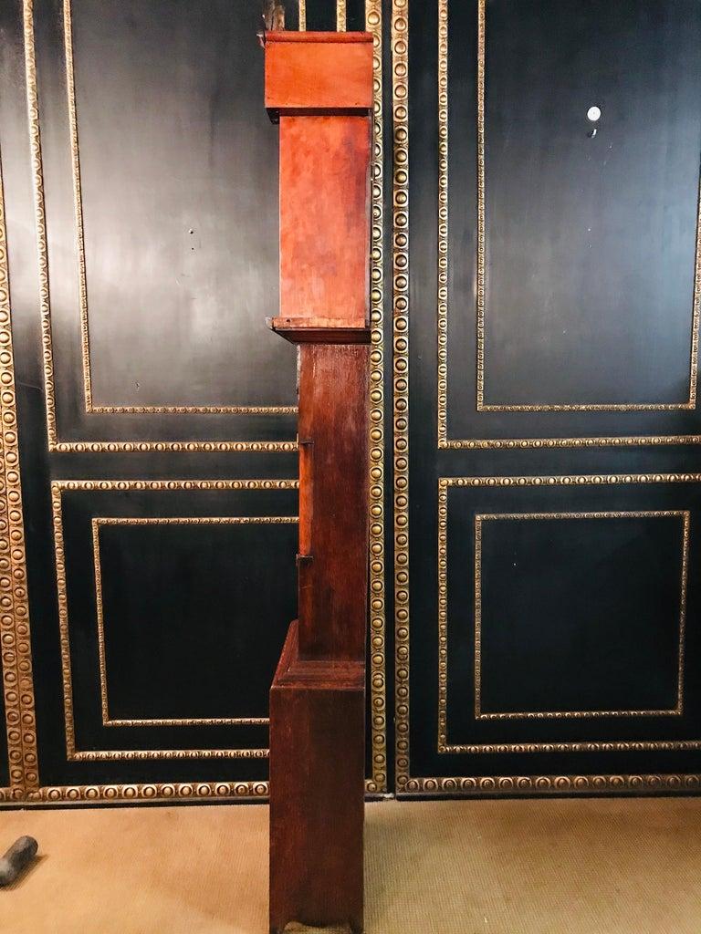 Orologio a pendolo inglese antico del XIX secolo con cassa impiallacciata in mogano in vendita 8