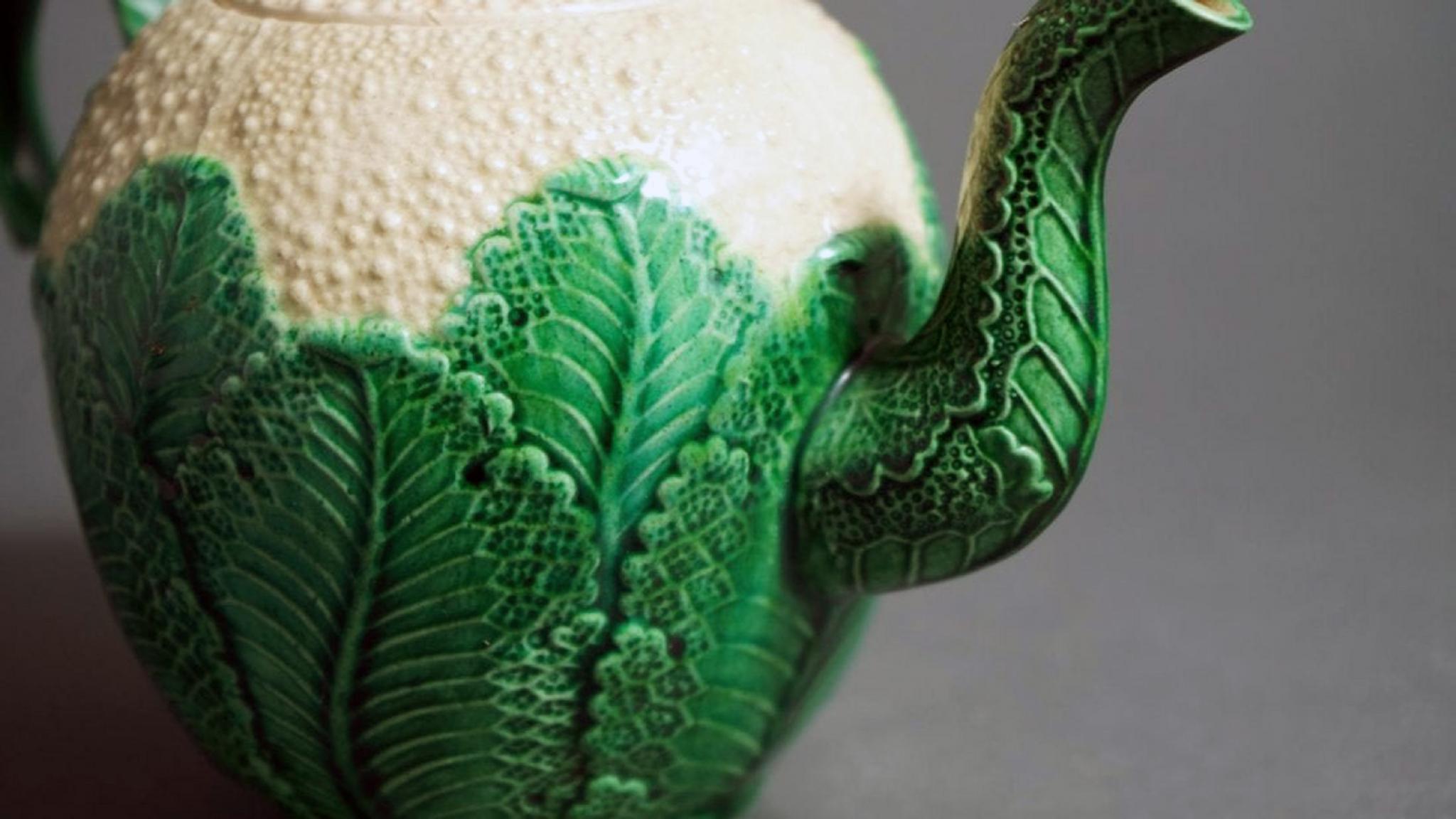 Mid-18th Century English Green-Glazed Creamware Pottery Cauliflower Teapot and Cover