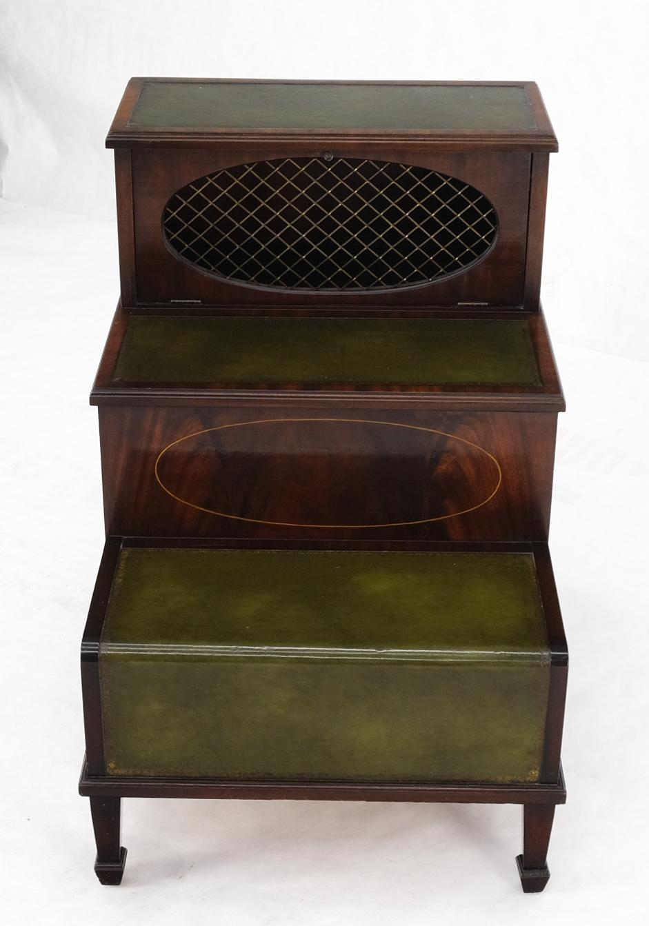 English Green Leather & Mahogany Step Side End Table Stand Cabinet Bookcase In Good Condition For Sale In Rockaway, NJ