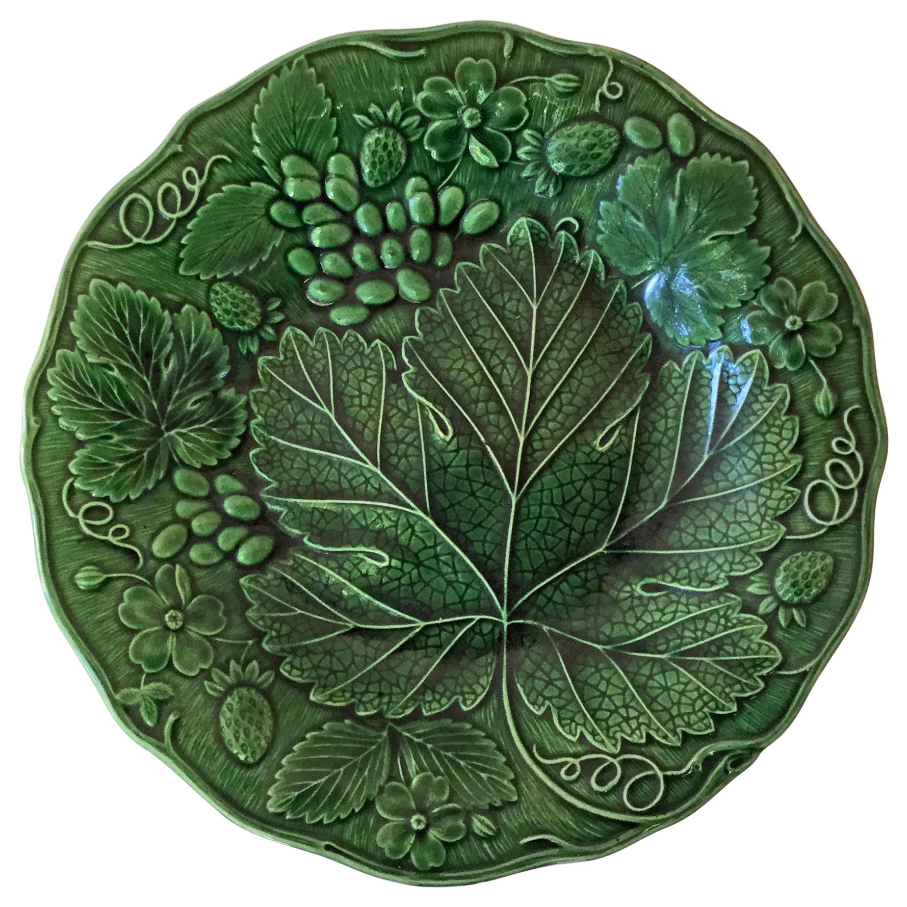English Green Majolica Strawberries Plate, circa 1880