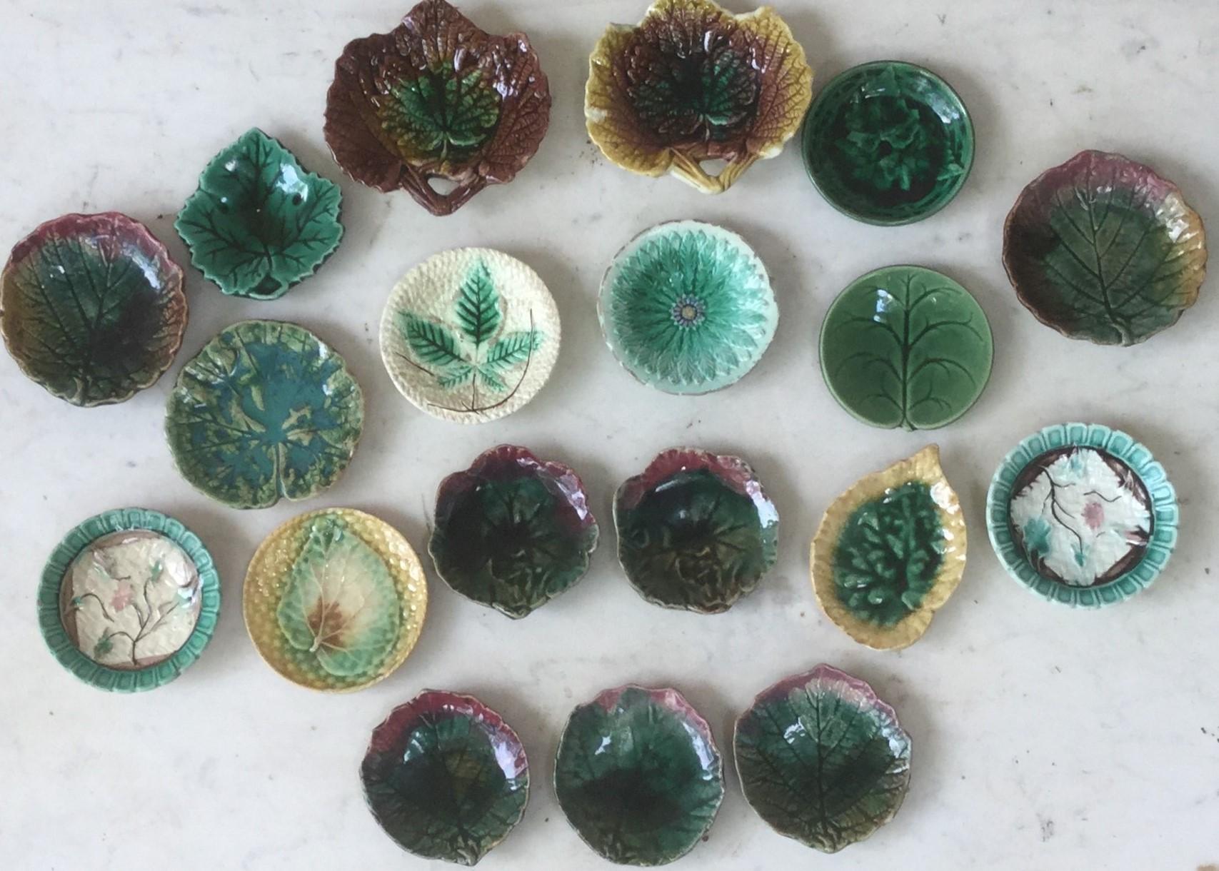Late 19th Century English Green Majolica Water Lily Plate, Circa 1890