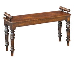 English Hall Bench or Window Seat of Patinated Oak from the 19th Century