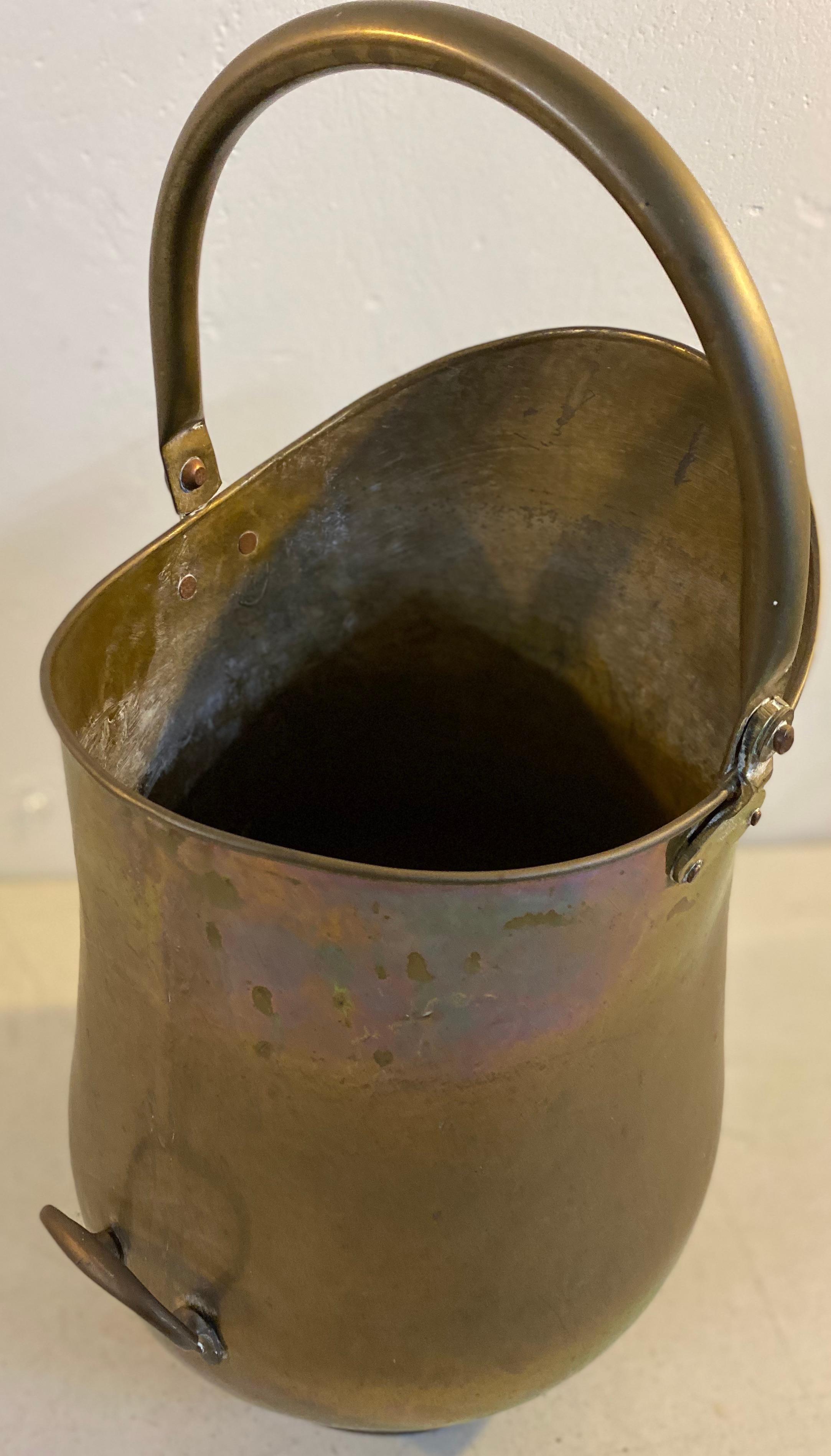 20th Century English Hammered Brass Kindling Scuttle, circa 1930 For Sale