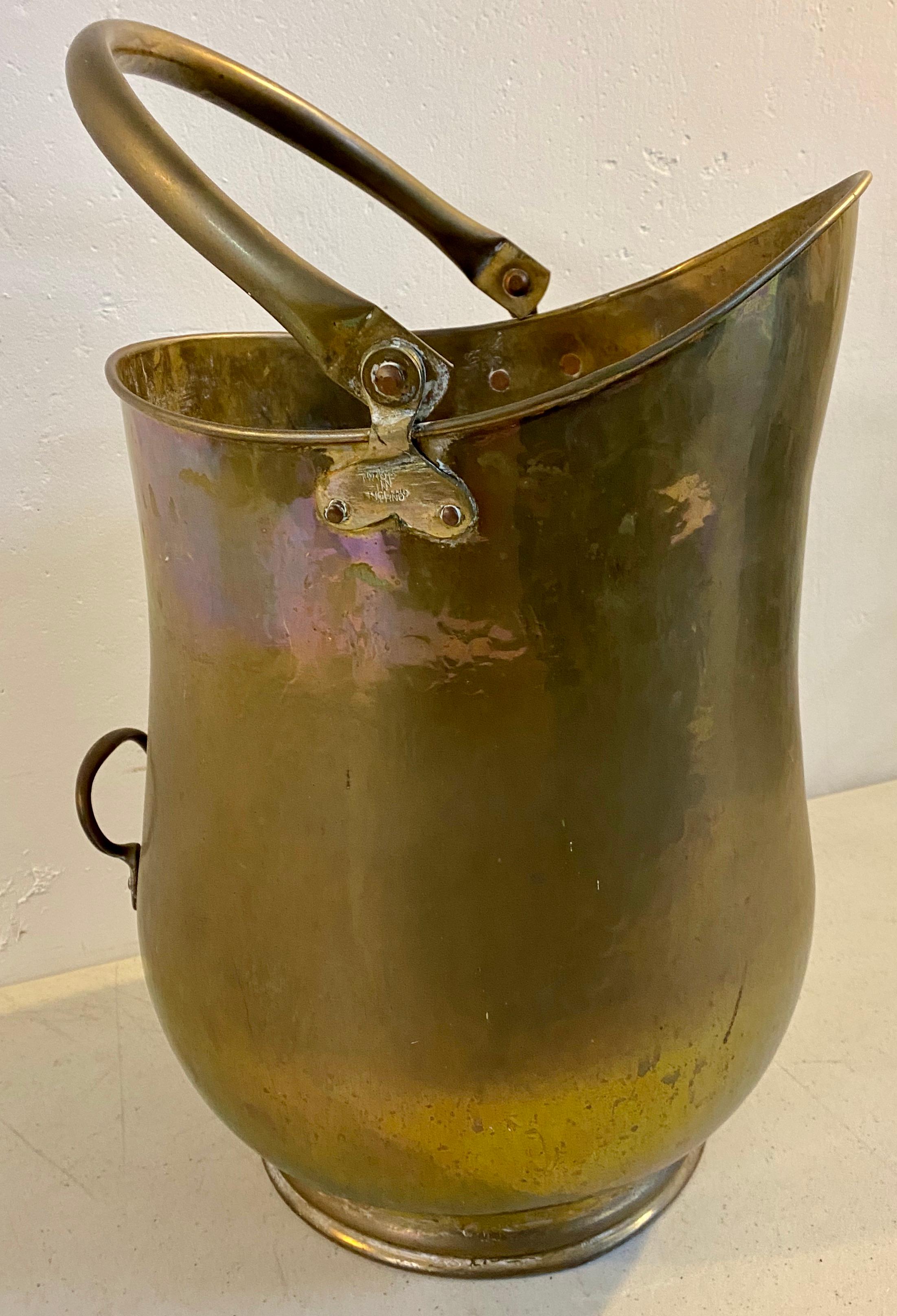 English Hammered Brass Kindling Scuttle, circa 1930 For Sale 2