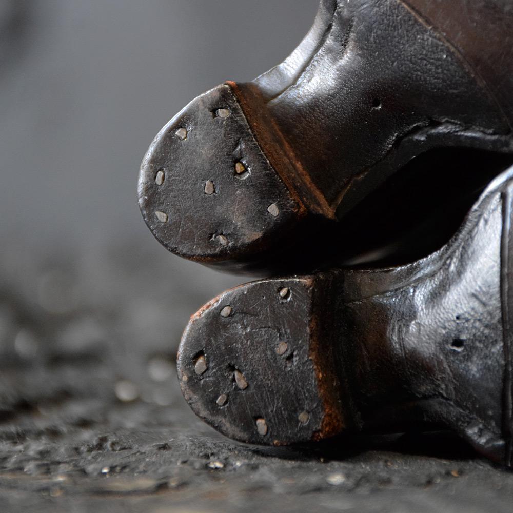 English Hand Crafted 19th Century Apprentice Shoes In Good Condition For Sale In London, GB