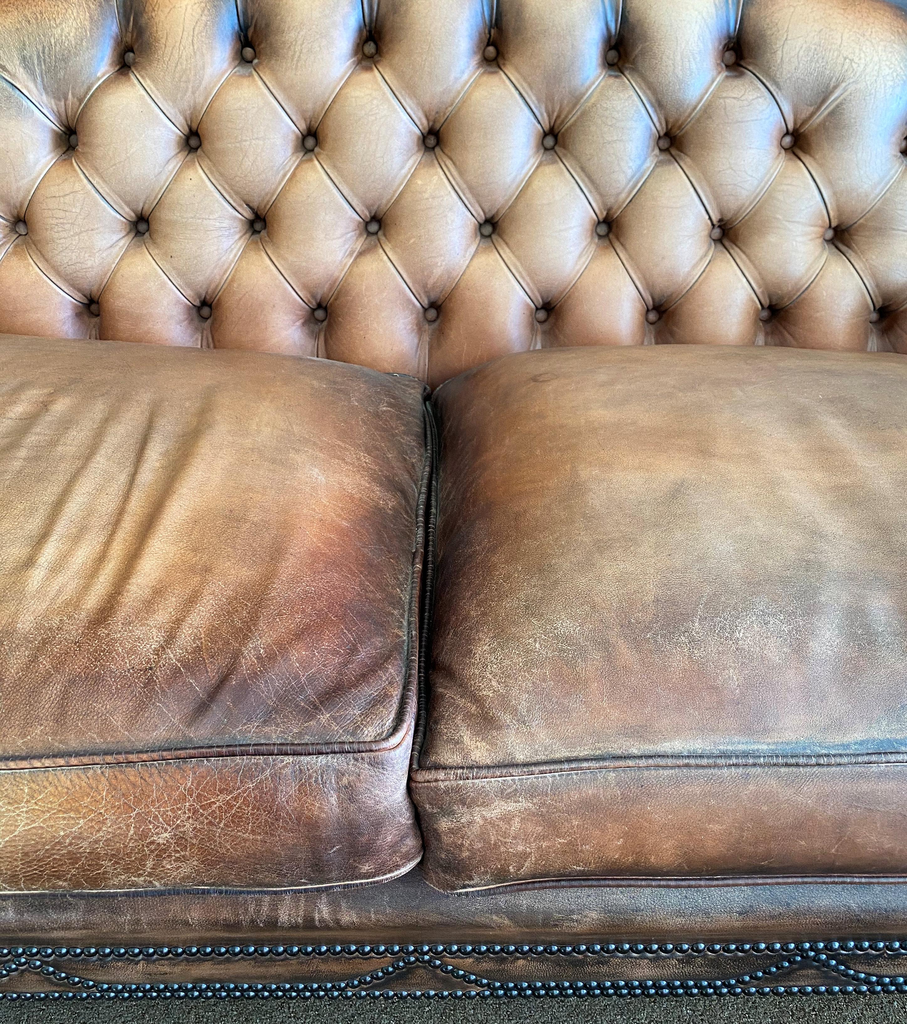 English Handmade Leather Sofa in the Chippendale Design In Good Condition In London, GB