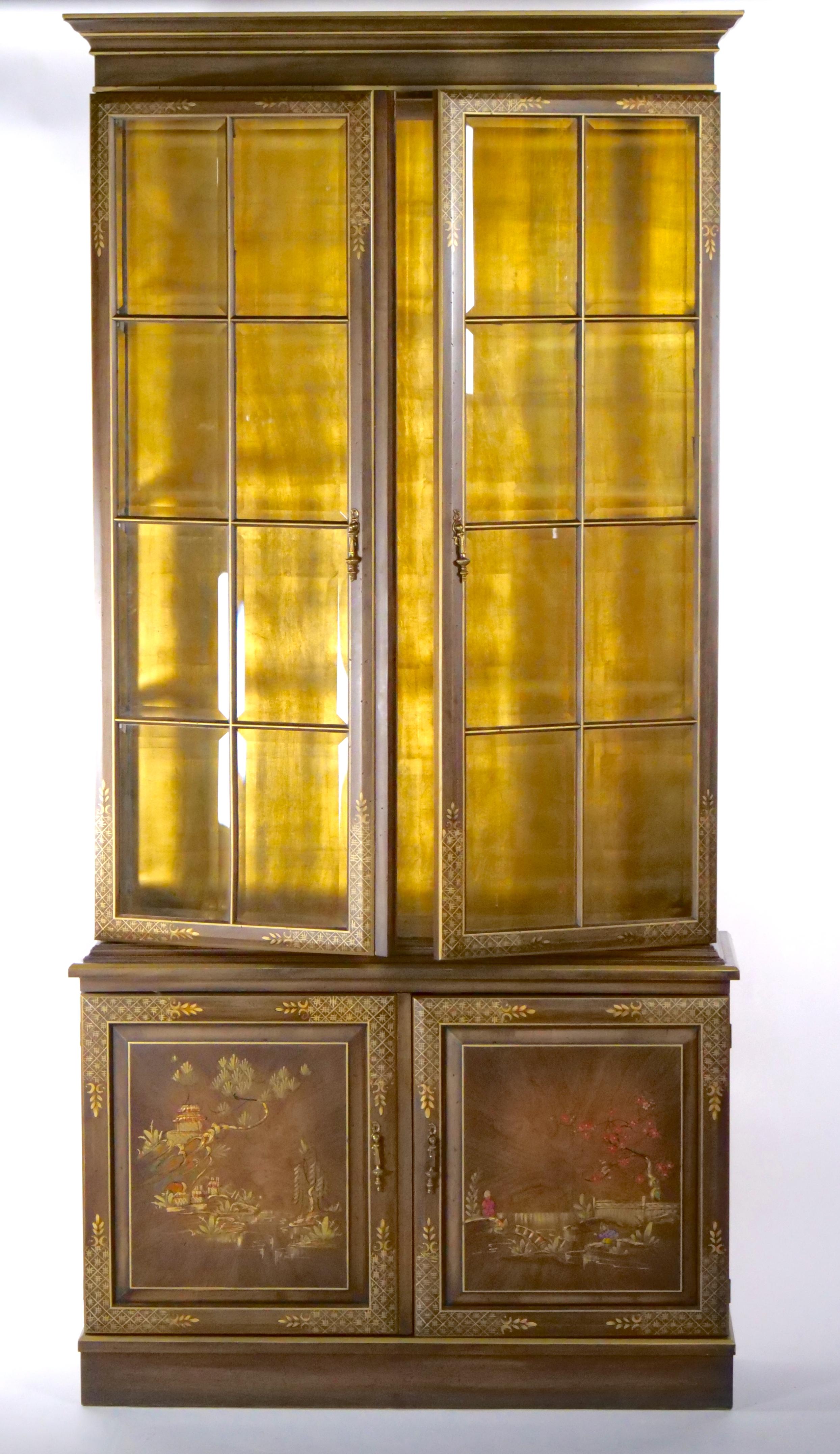 English Hand Painted / Decorated Wood Chinoiserie Display Cabinet For Sale 4