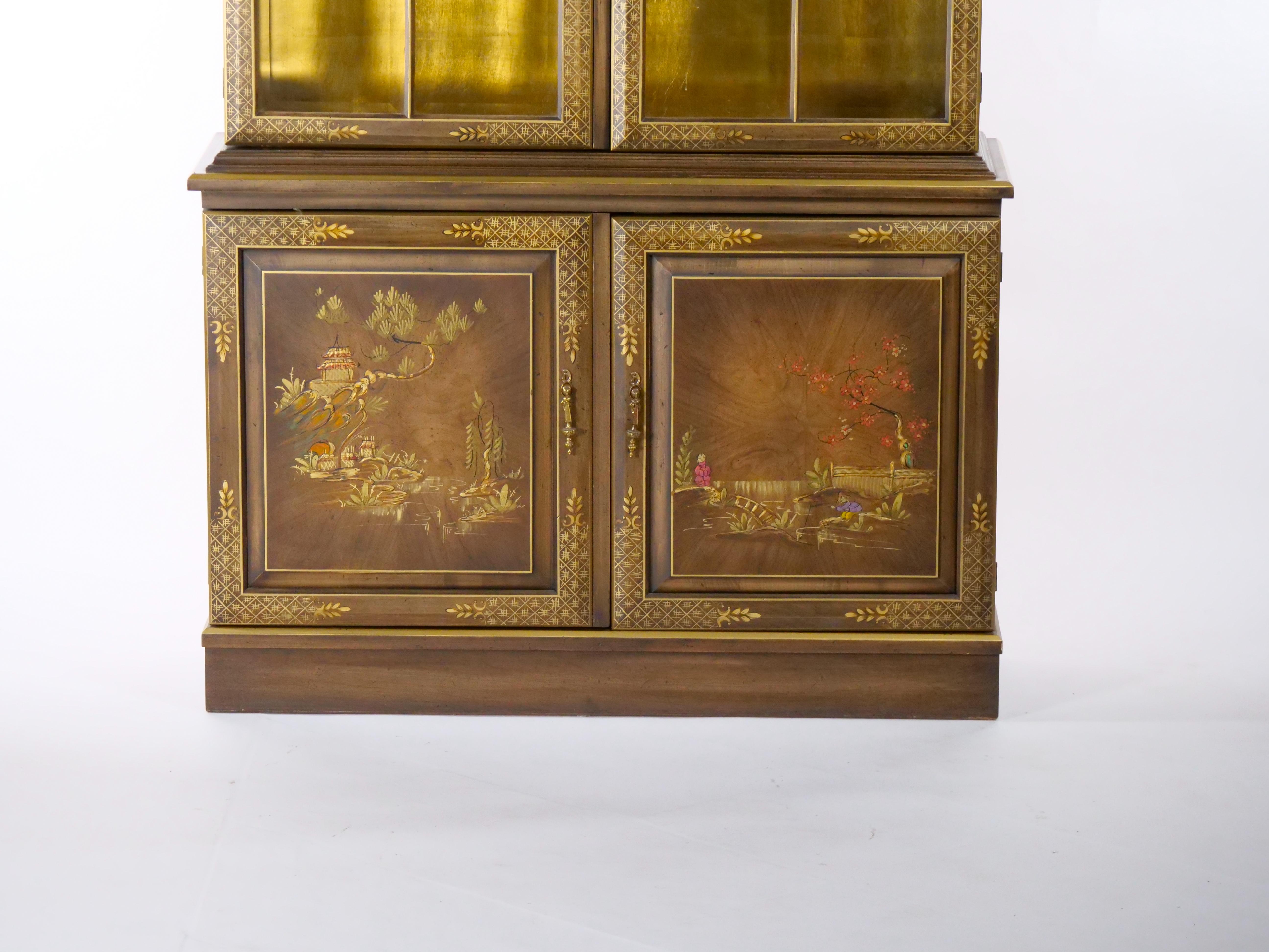 20th Century English Hand Painted / Decorated Wood Chinoiserie Display Cabinet For Sale