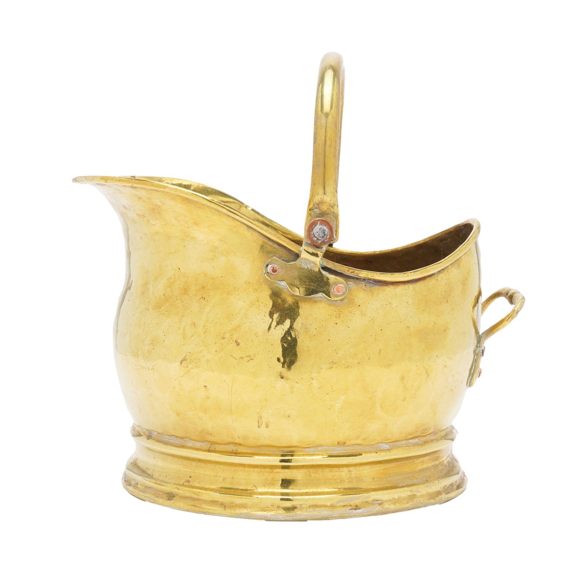 Britannico Casco inglese in ottone per carbone, 1800 in vendita