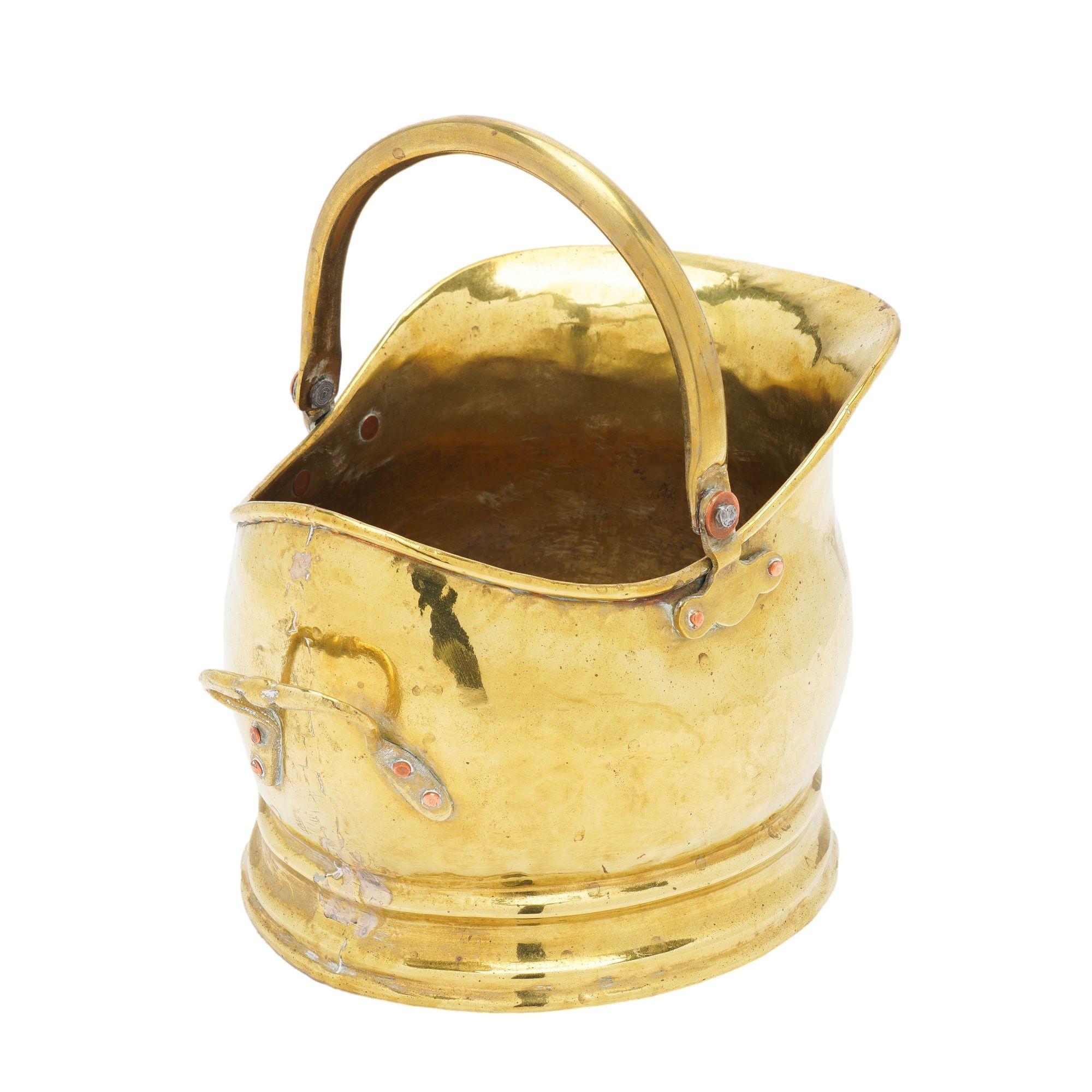 Casco inglese in ottone per carbone, 1800 in vendita 1