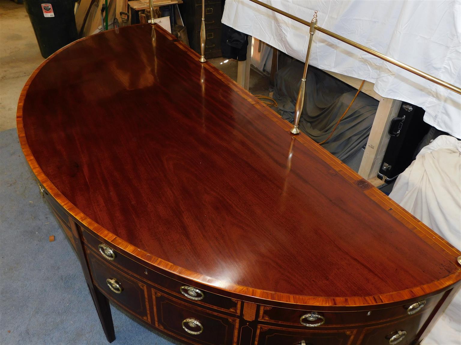 English Hepplewhite Mahogany Patera Inlaid Sideboard with Brass Gallery, C. 1770 In Excellent Condition For Sale In Hollywood, SC