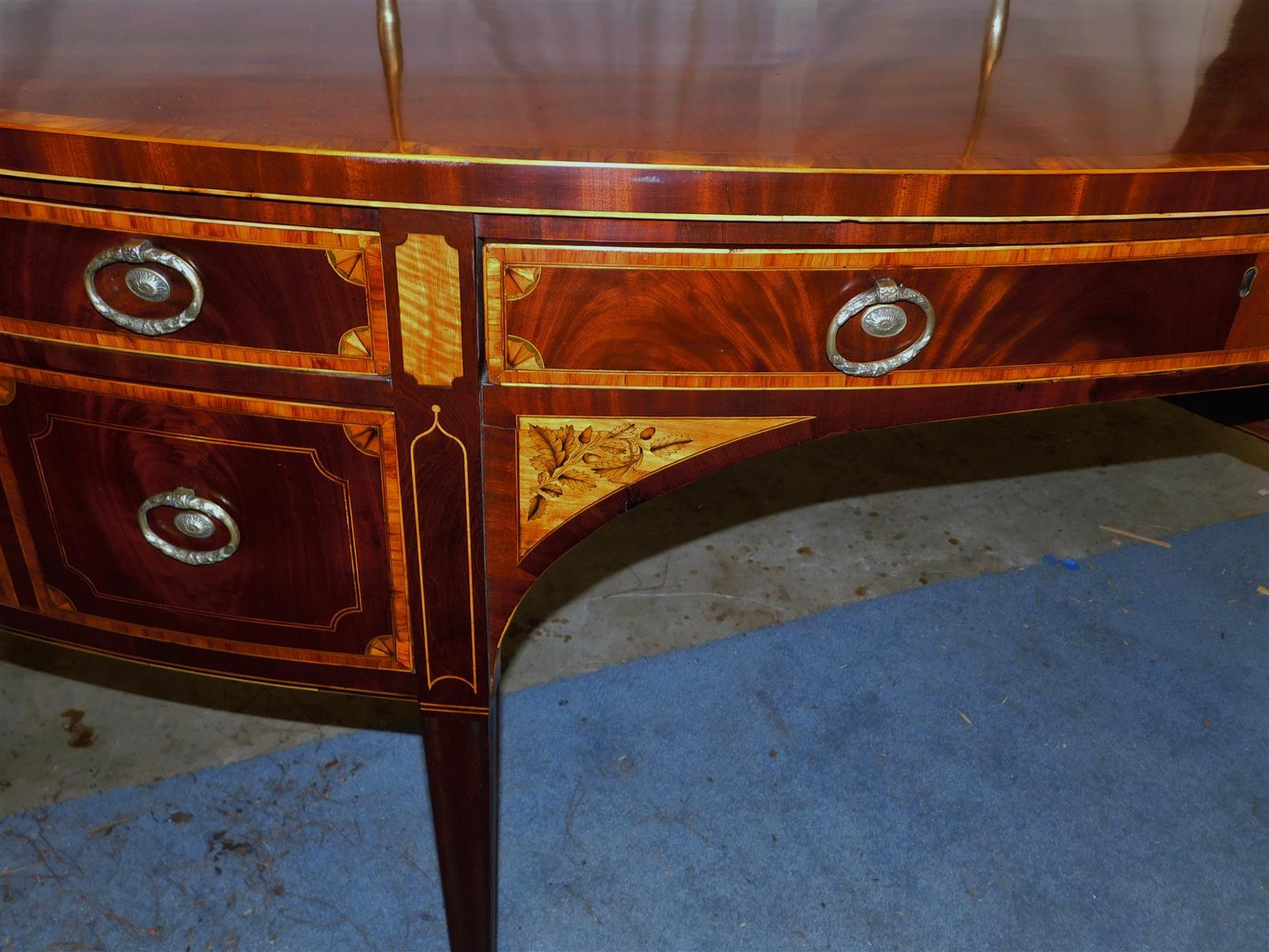 English Hepplewhite Mahogany Patera Inlaid Sideboard with Brass Gallery, C. 1770 For Sale 4