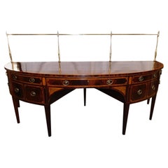 Buffet anglais Hepplewhite en acajou incrusté Patera avec galerie en laiton, vers 1770