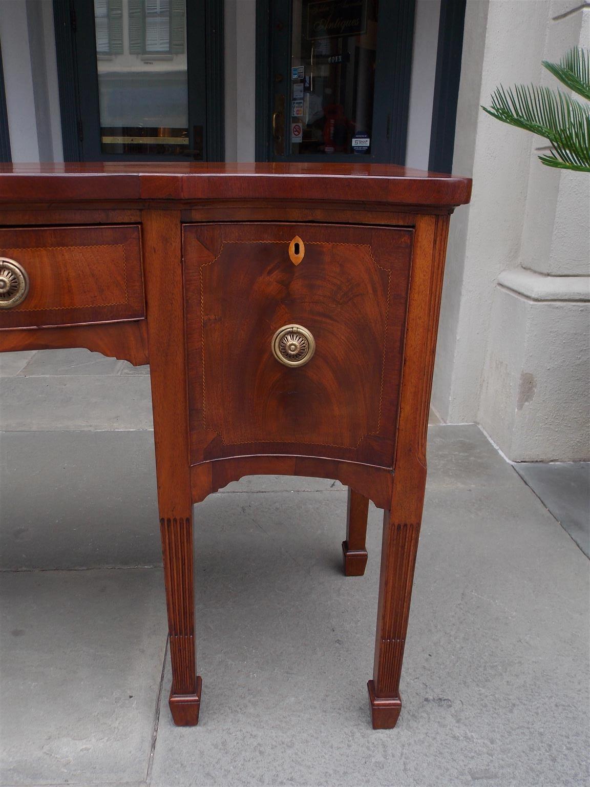 English Hepplewhite Mahogany Serpentine Inlaid & Cross Banded Sideboard, C. 1790 In Excellent Condition In Hollywood, SC