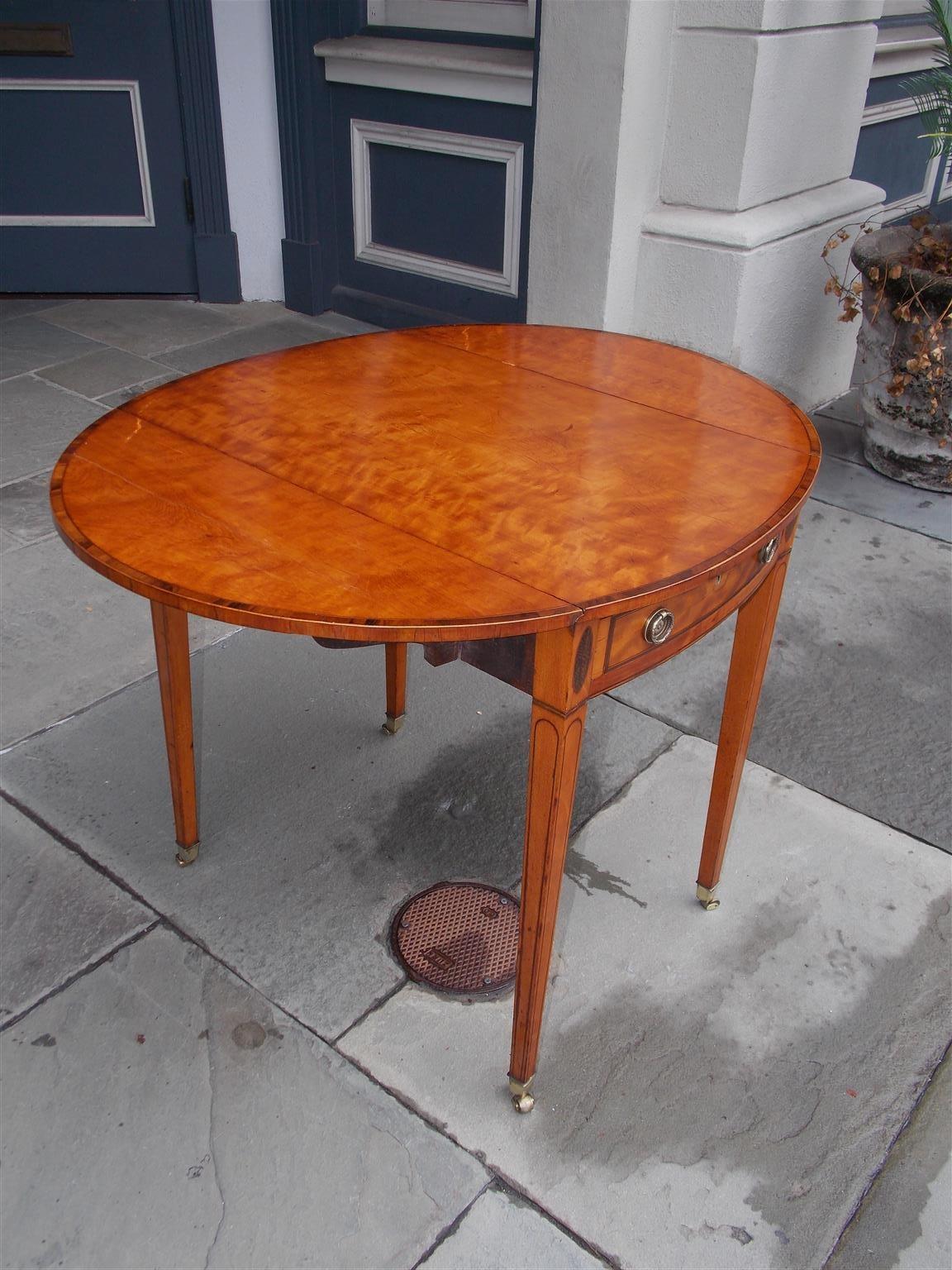 Englischer englischer Hepplewhite-Pembroke-Tisch aus ovalem Seidenholz und Ebenholz mit Intarsien, um 1790 im Angebot 2